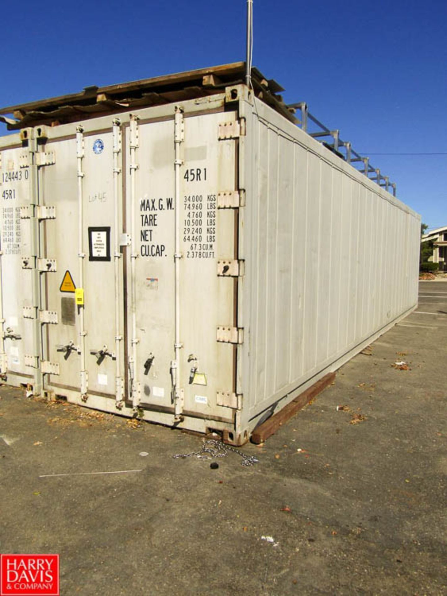 2004 CIMC 40' Shipping Container Dimensions = 40' x 8' x 9' 34 000kg/74 960lb Max Gross Weight 216