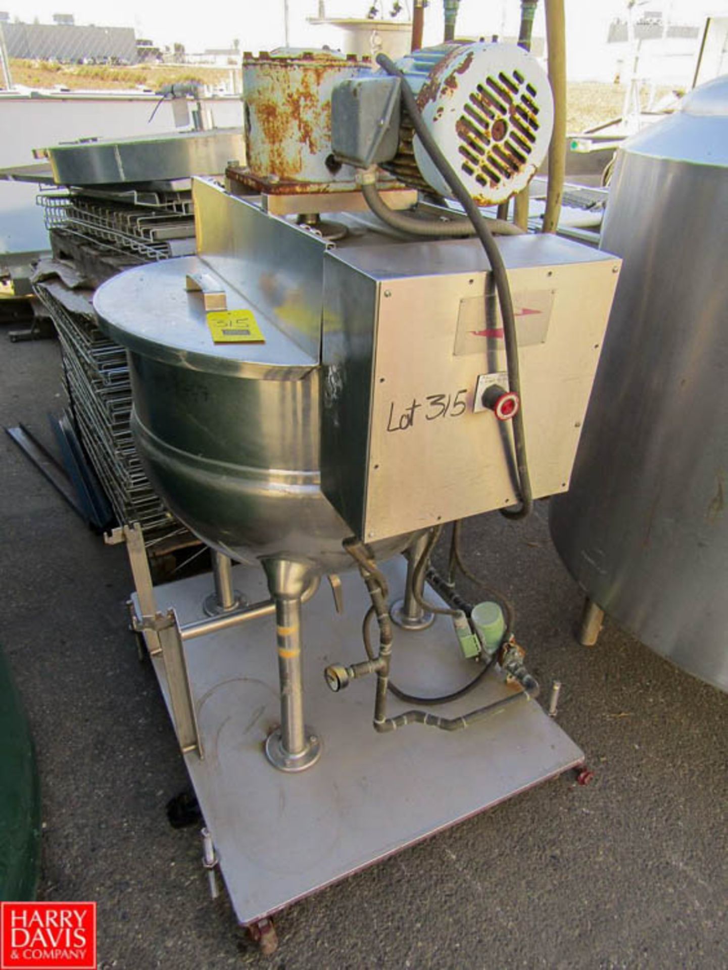 30 Gallon S/S Kettle with Vertical Agitation **Located in Modesto Rigging Fee: $ 100