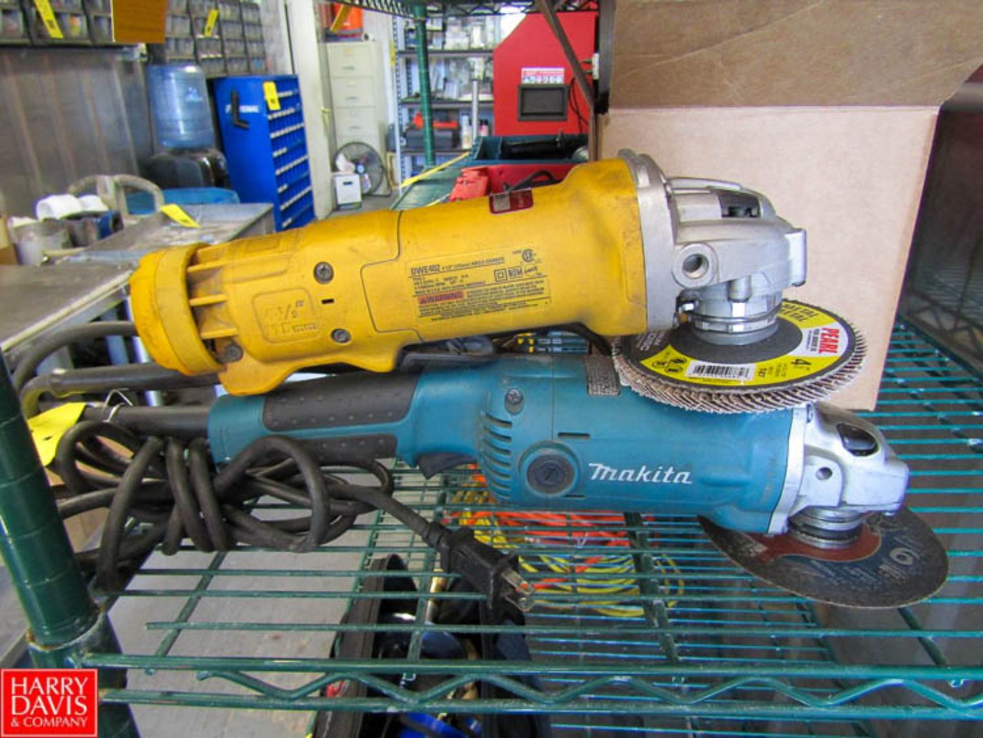 (2) Assorted Makita and DeWalt Angle Grinders with Maxidisc Sanding Discs Rigging Fee: $ 15 - Image 3 of 4