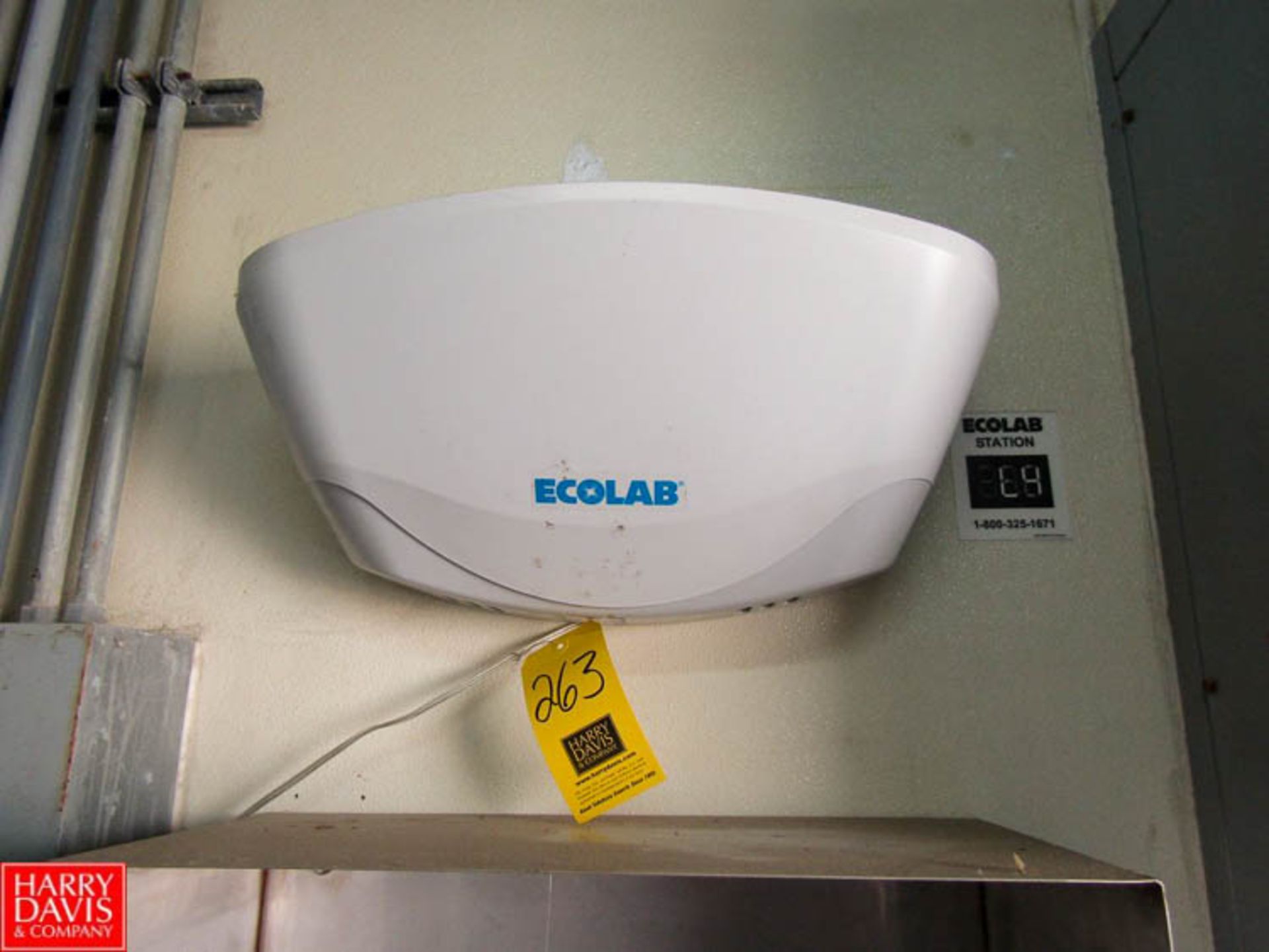 Ecolab Bug Light Rigging Fee: $ 25