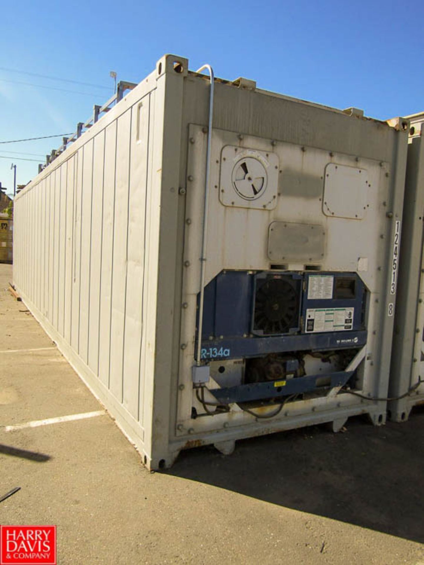2004 CIMC 40' Shipping Container Dimensions = 40' x 8' x 9' 34 000kg/74 960lb Max Gross Weight 216 - Image 2 of 9