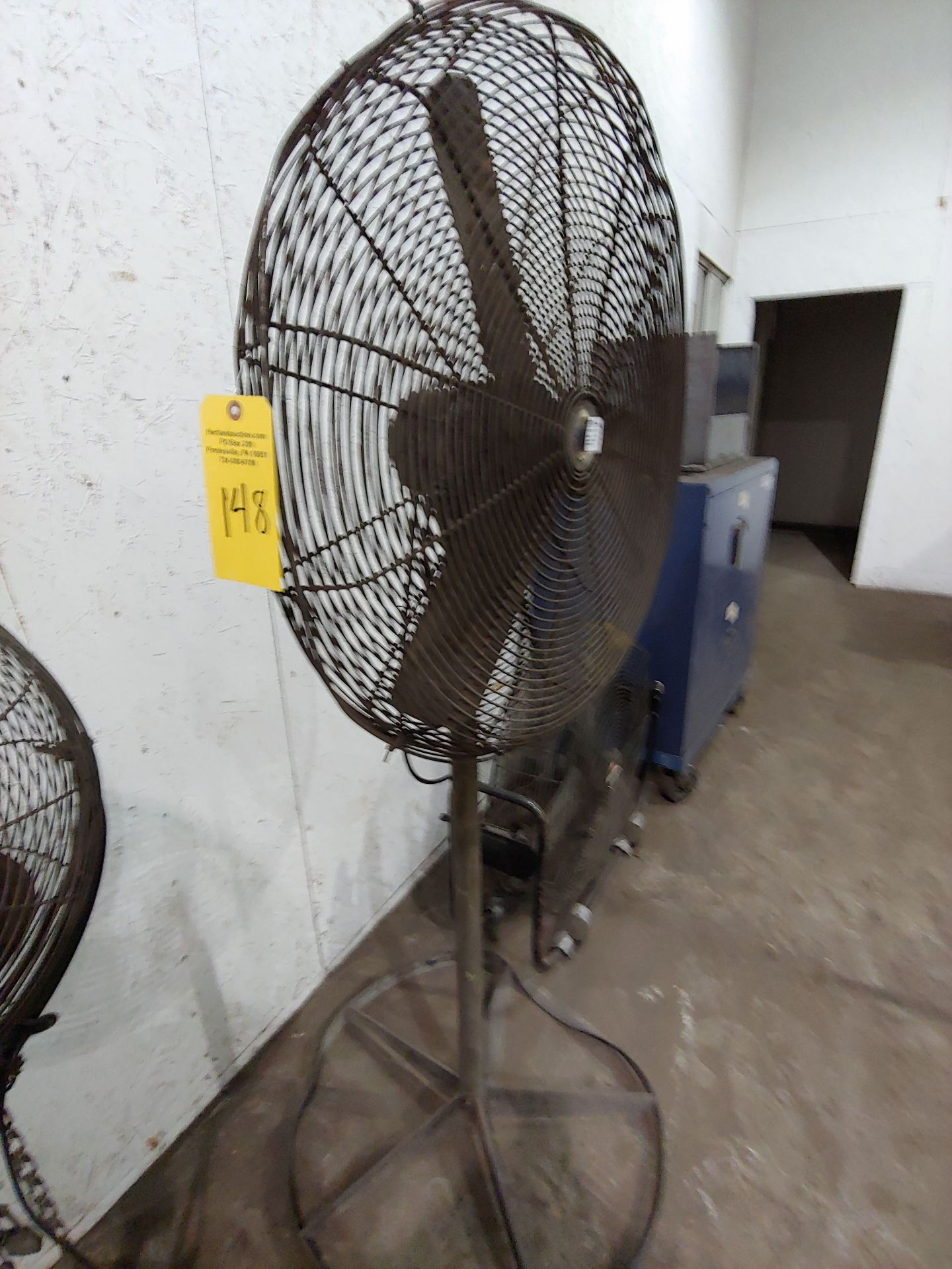 FLOOR FAN