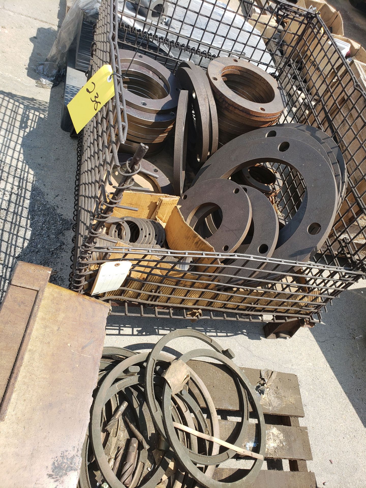 6 SKIDS/BINS OF SHAFTS, MISC PARTS, METALS - Image 4 of 6