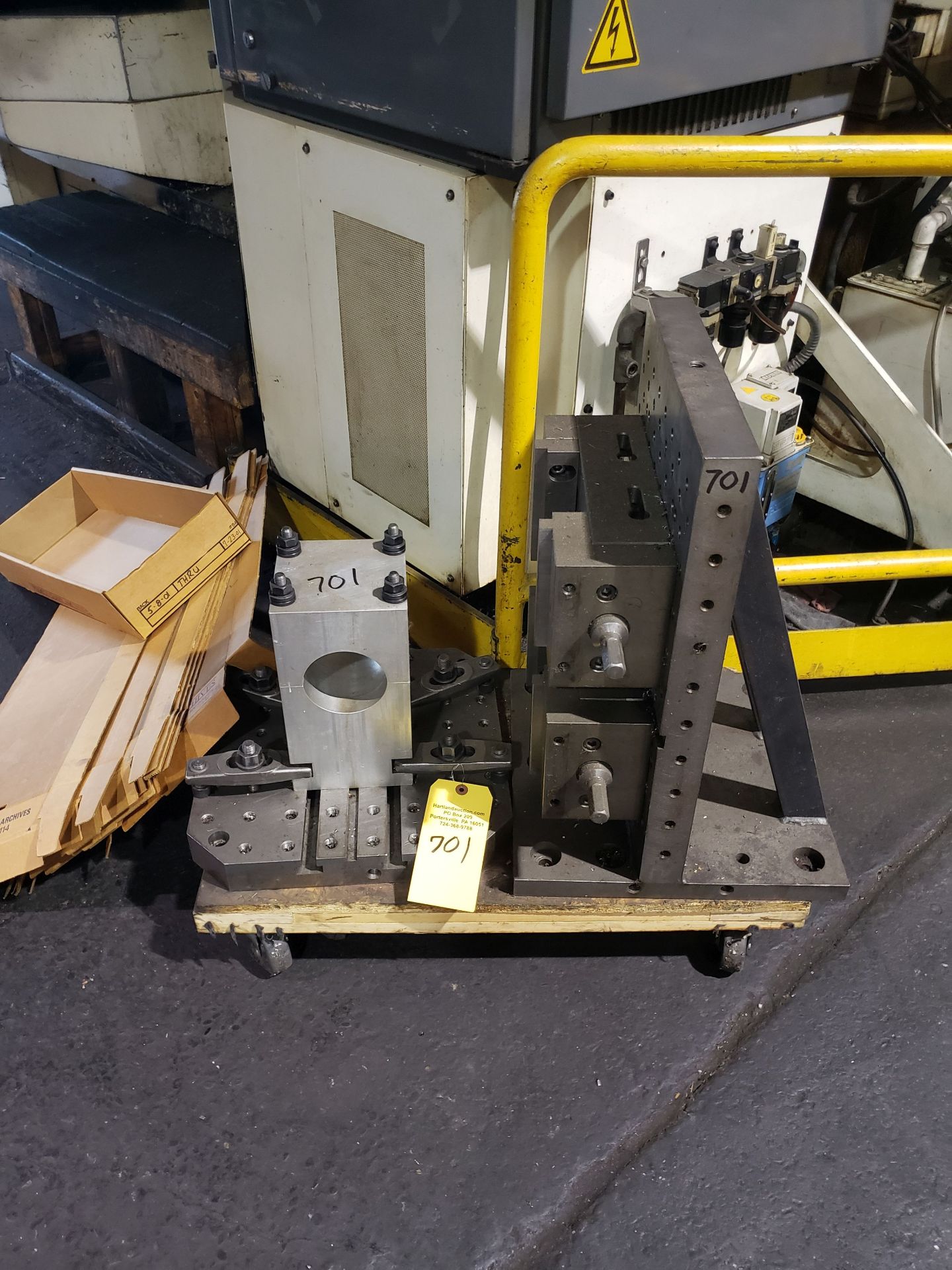RIGHT ANGLE BLOCK W 2 VISES, AND PALLET