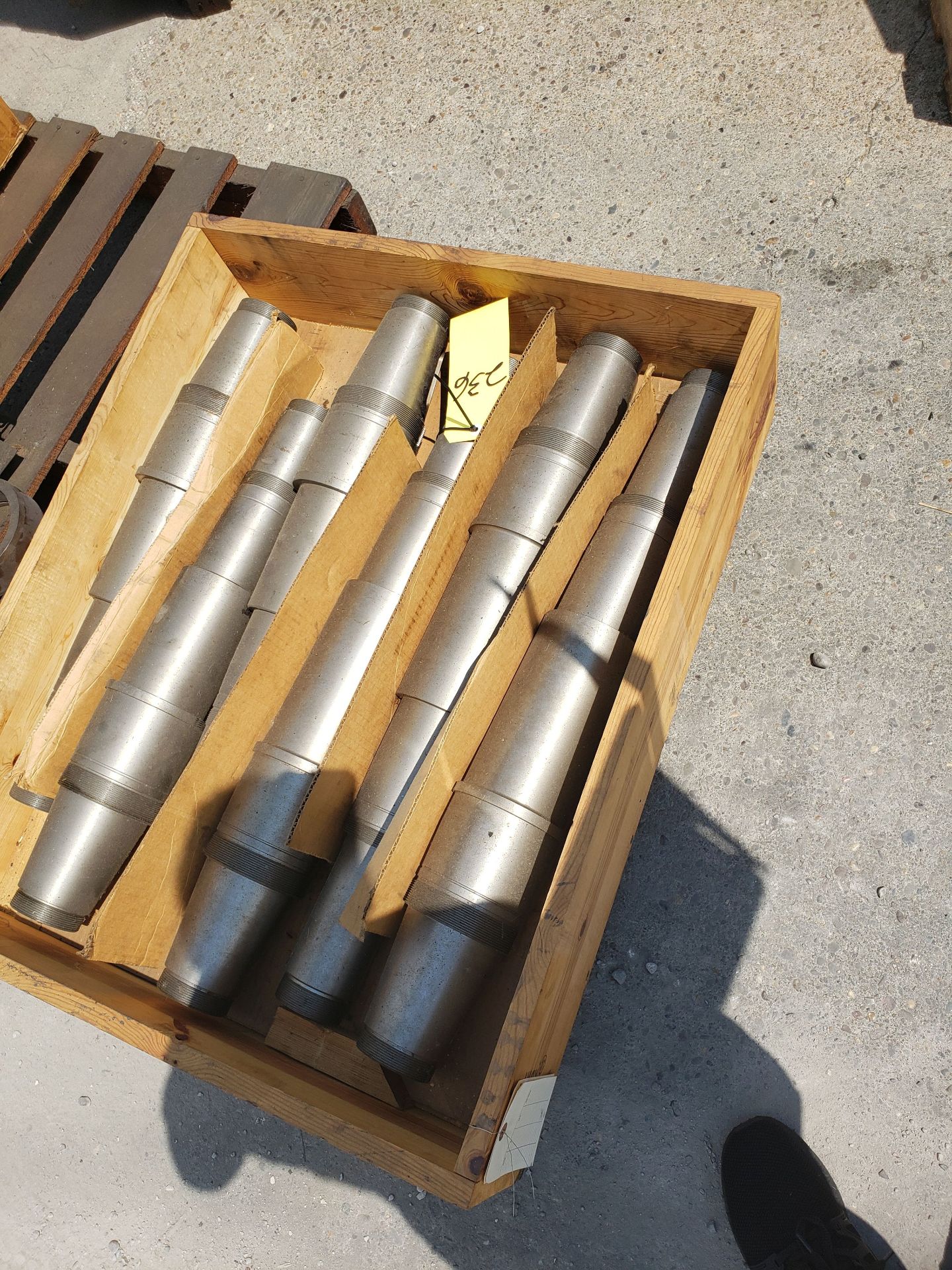 6 SKIDS/BINS OF SHAFTS, MISC PARTS, METALS