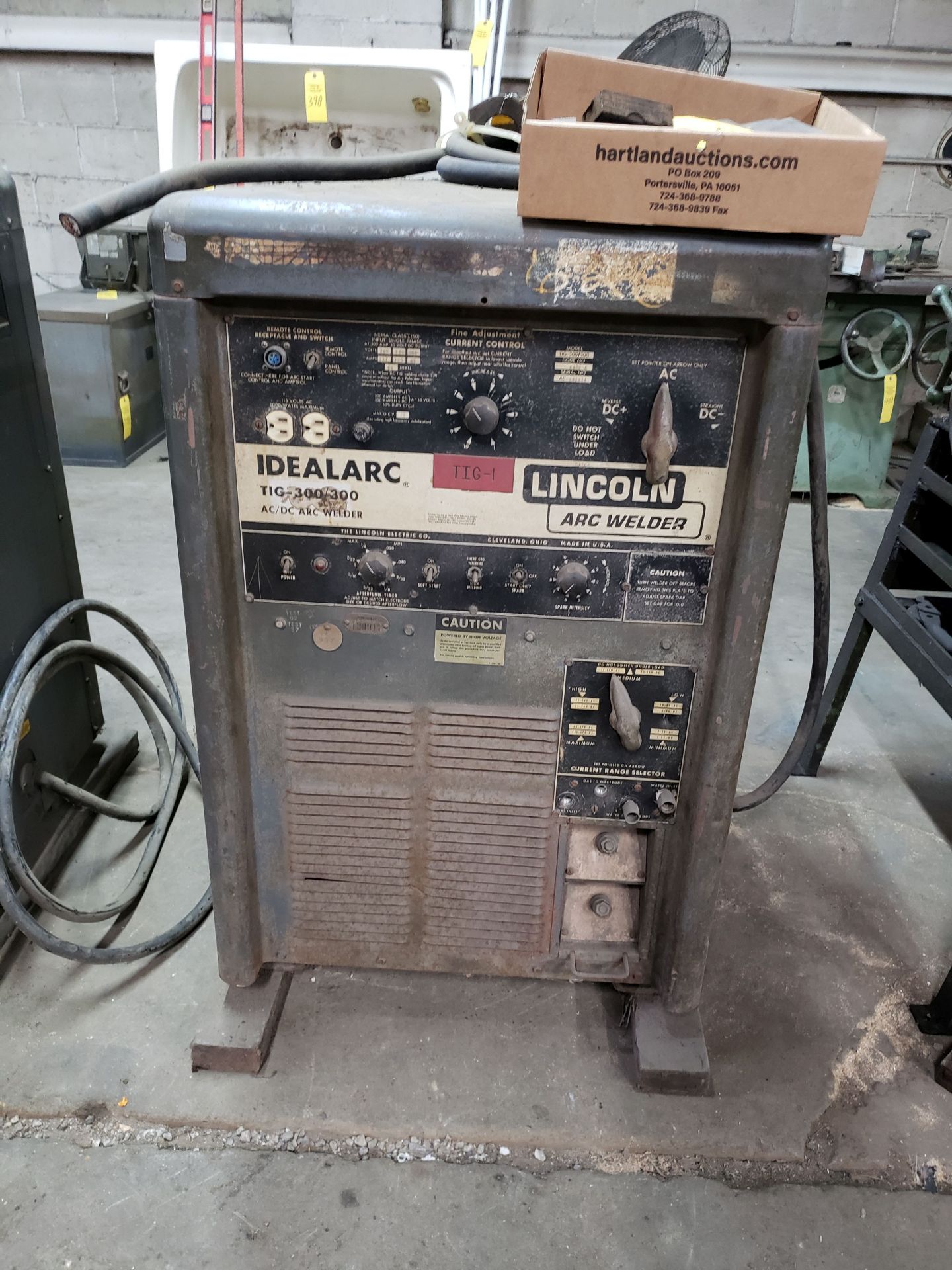 LINCOLN IDEALARC TIG 300/300 WELDER SN AC-441411, CODE 8060-C