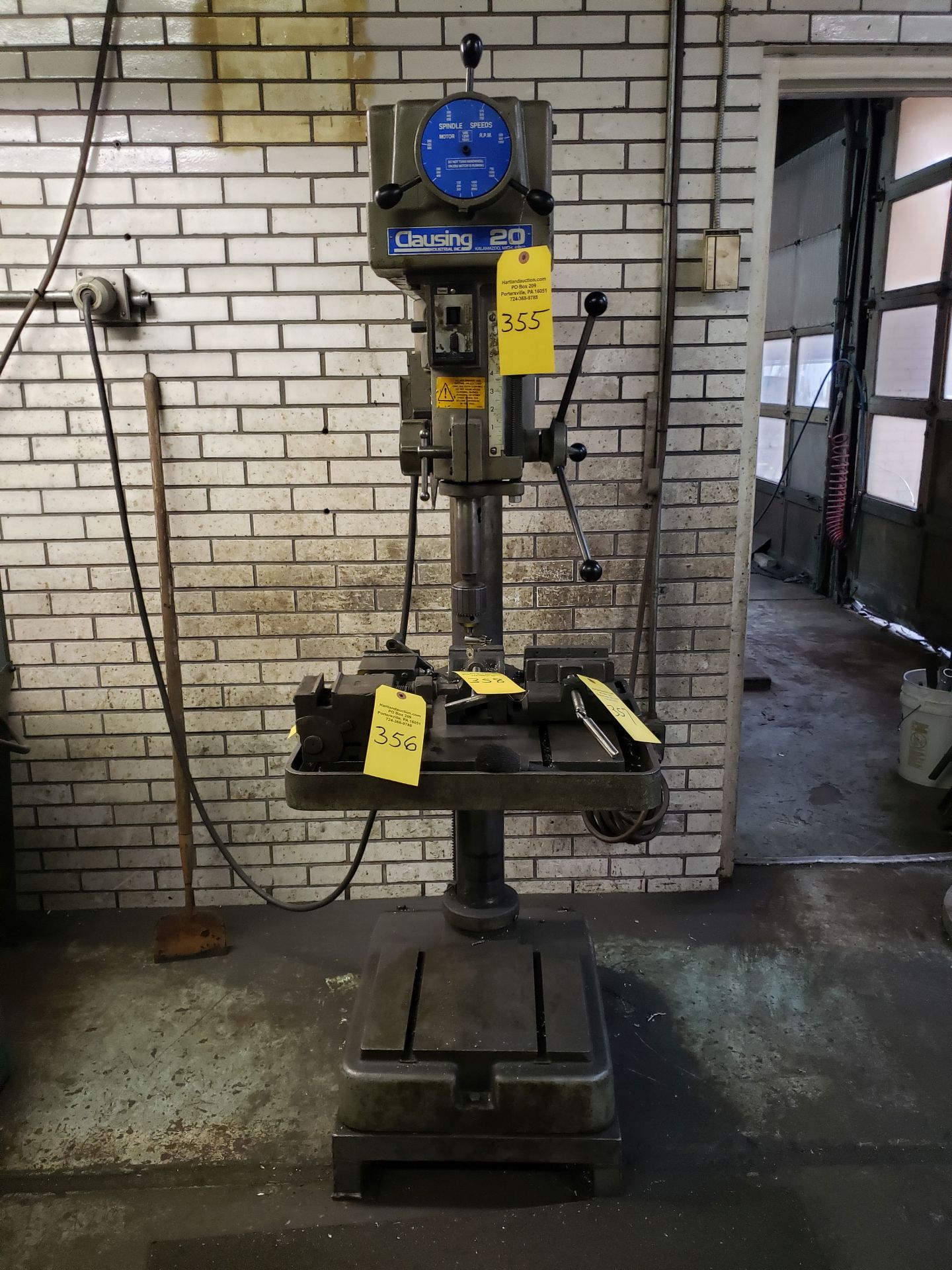 CLAUSING MODEL 20 DRILL PRESS 22”x19.5” table, 2000 RPM spindle speed, Mo 2275, SN 20-531972,