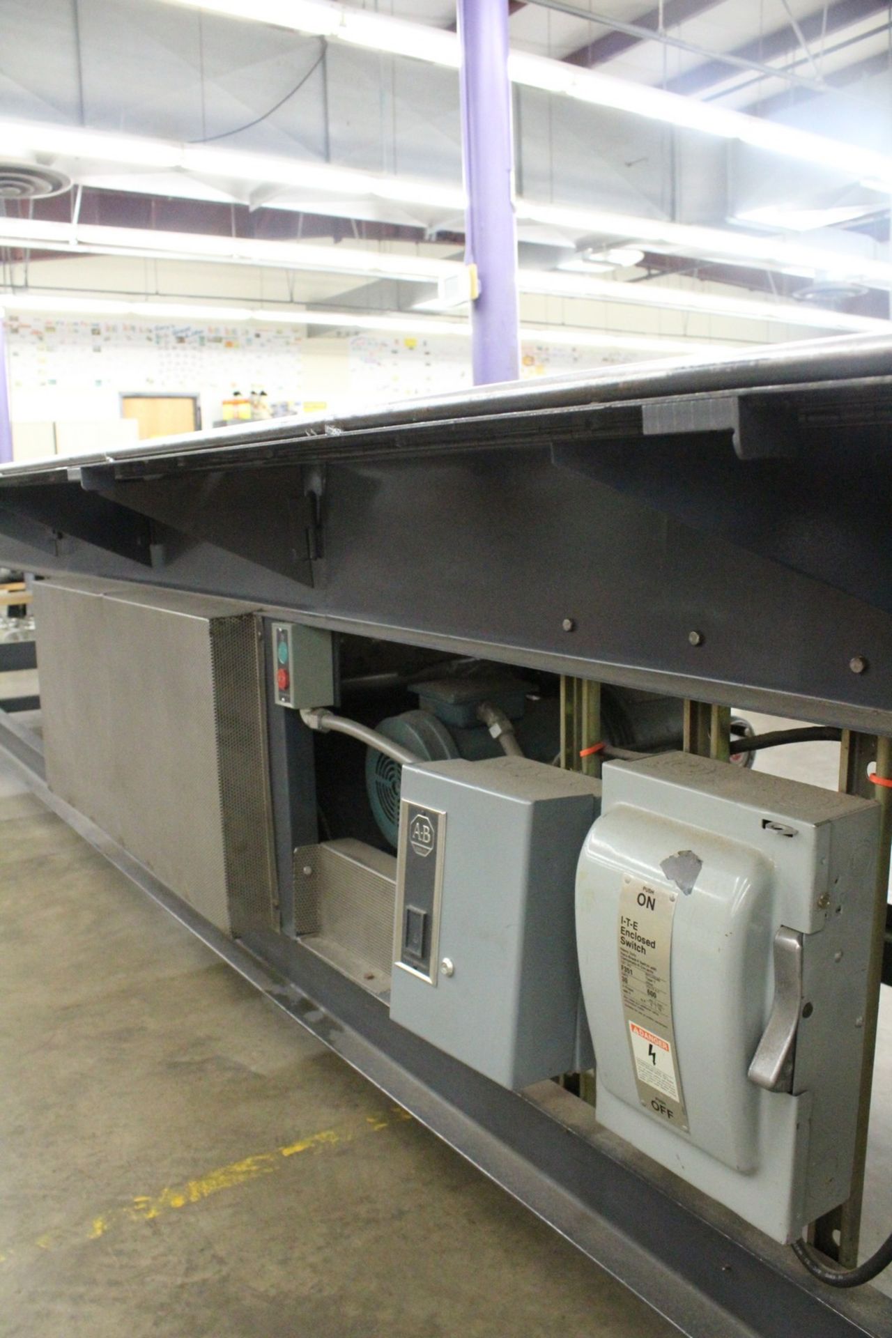 POWERED BELT CONVEYOR, APPROX 23'6" L X 24" W, WITH ALL RELATED MOTORS, STARTERS, SWITCHES, ETC. - Image 3 of 5