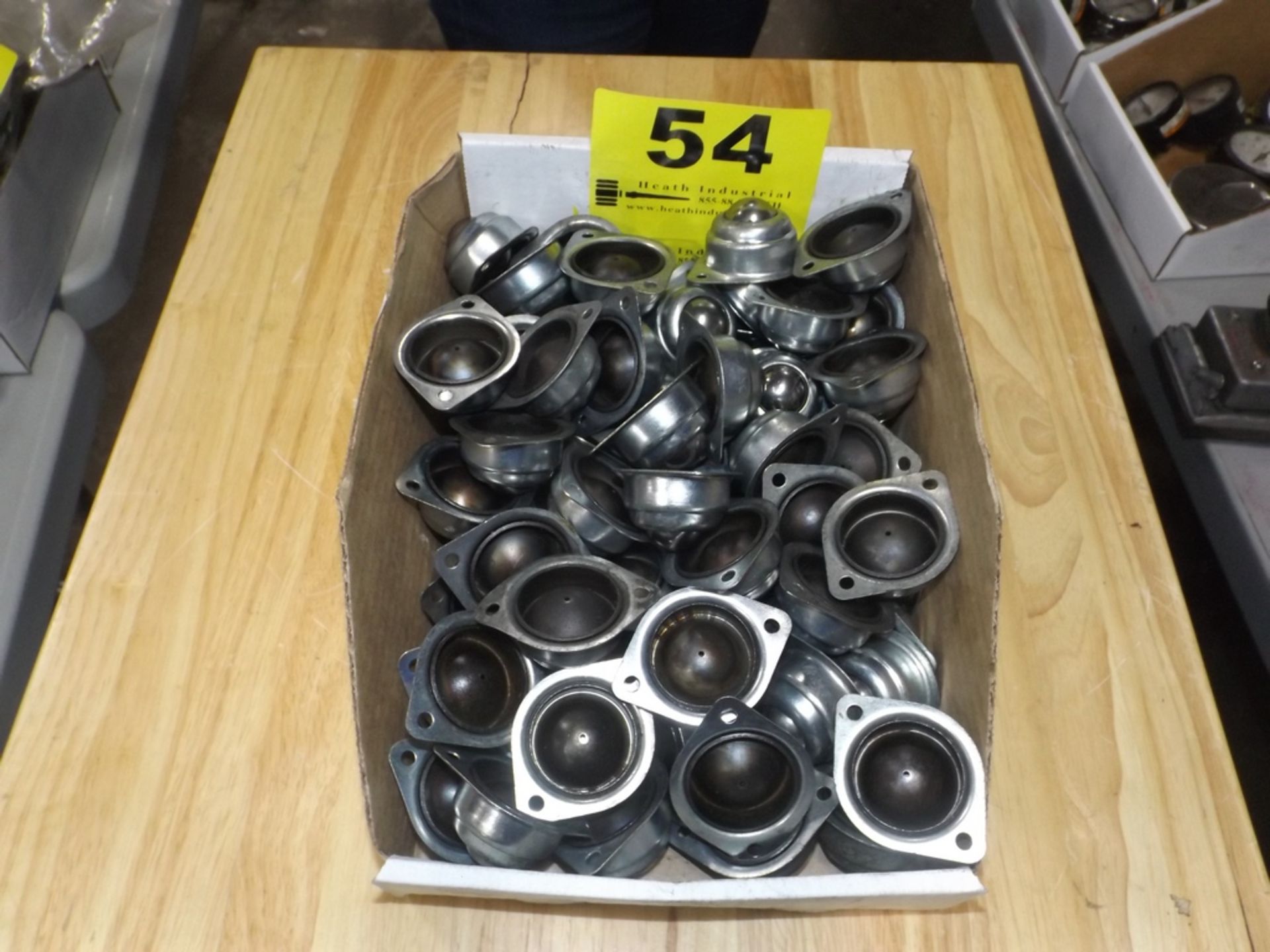 LARGE QUANTITY OF BALL CASTERS IN BOX