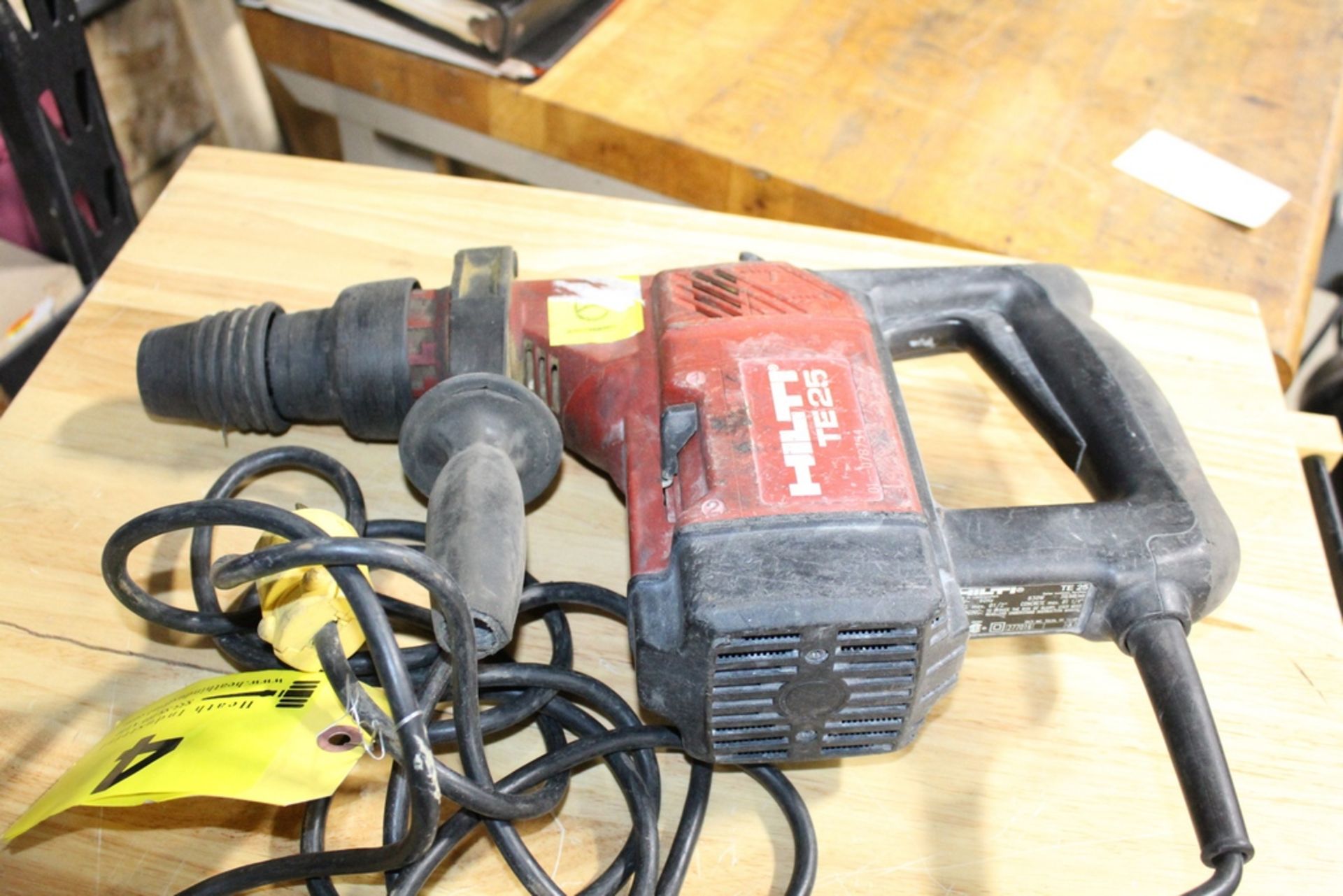 HILTI MODEL TE25 ROTARY HAMMER DRILL