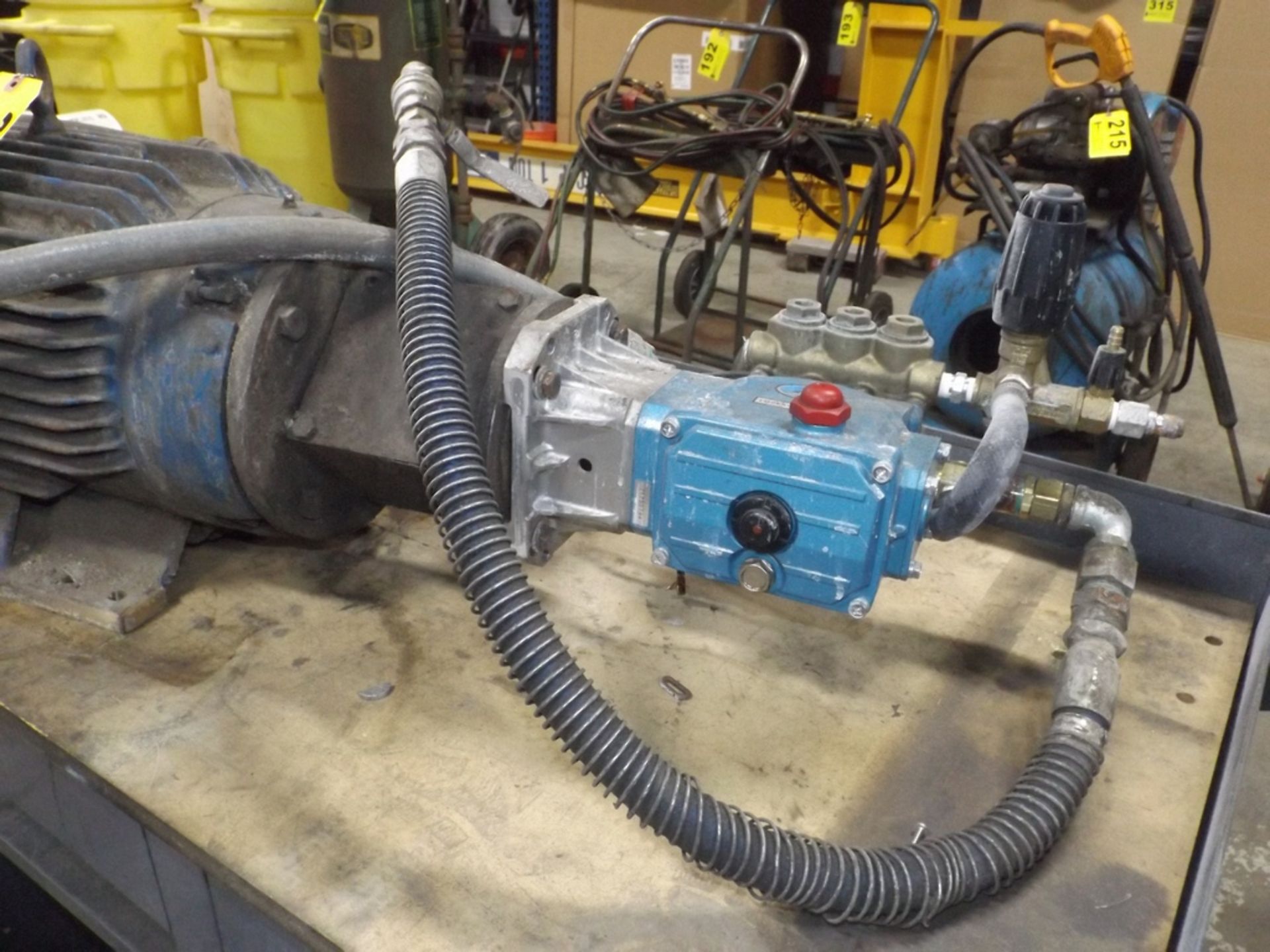 HIGH PRESSURE SPRAYER WITH CAT PUMP TRIPLEX PUMP AND MOTOR - Image 2 of 2