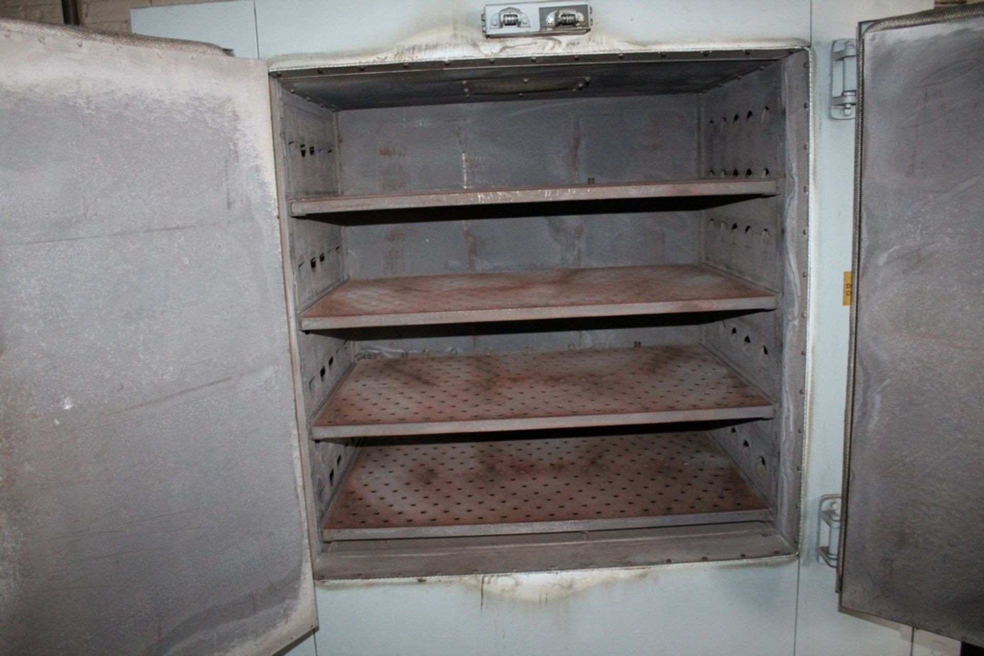 QUINCY 850 DEGREE MODEL 32-850 GAS OVEN, S/N 13002, 36”X38”X24” CAPACITY, DOUBLE DOOR, 4 SHELVES - Image 4 of 4