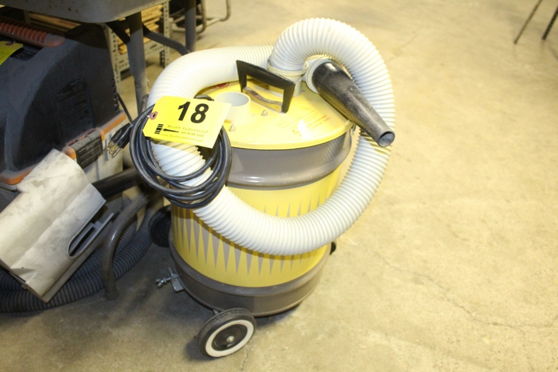 HOOVER MODEL 740 10 GALLON VACUUM