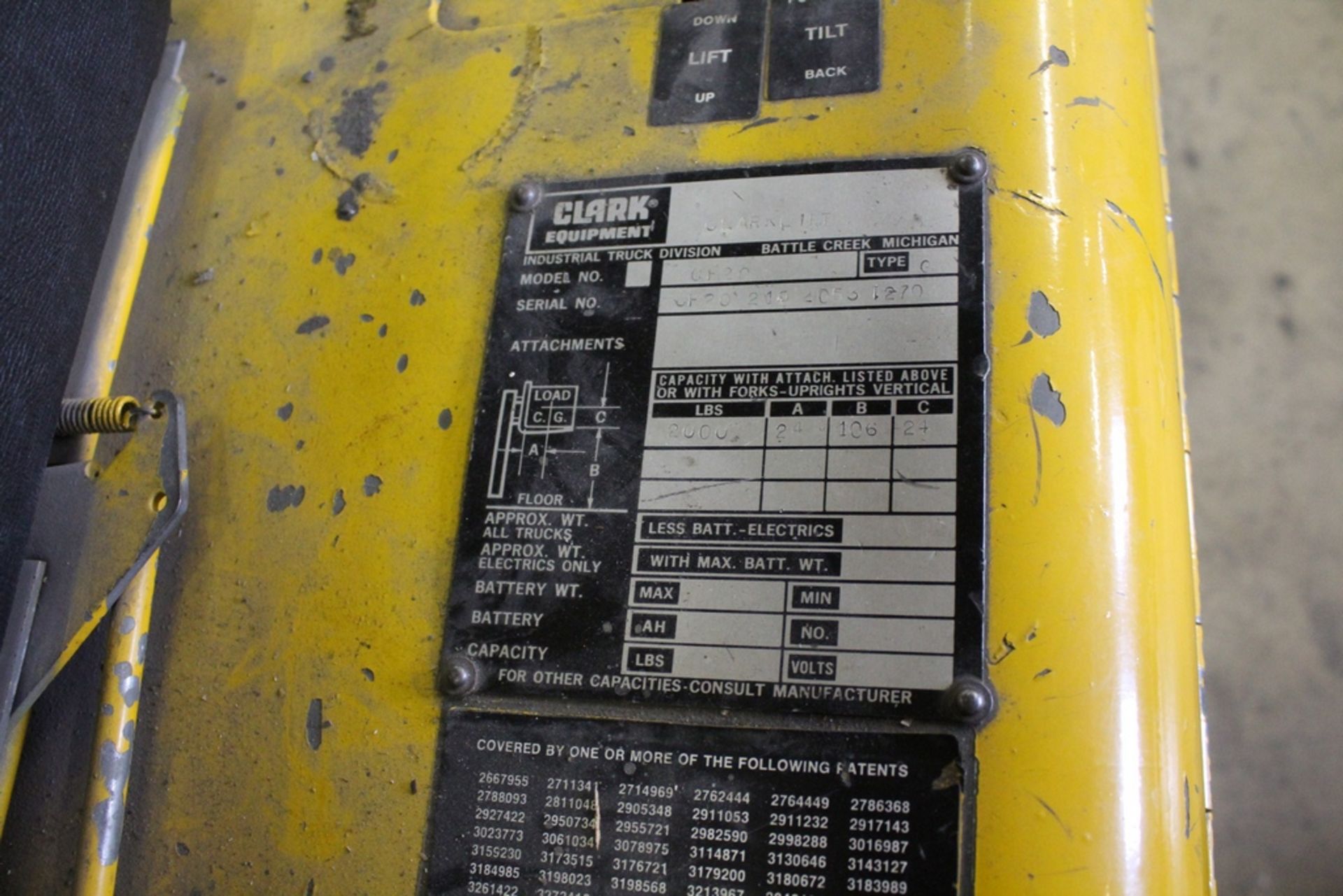 CLARK 2,000 LB. MODEL CF20 LP GAS FORKLIFT TRUCK, S/N 215-2053-1270, 106” MAX LIFT, DUAL MAST - Image 5 of 7