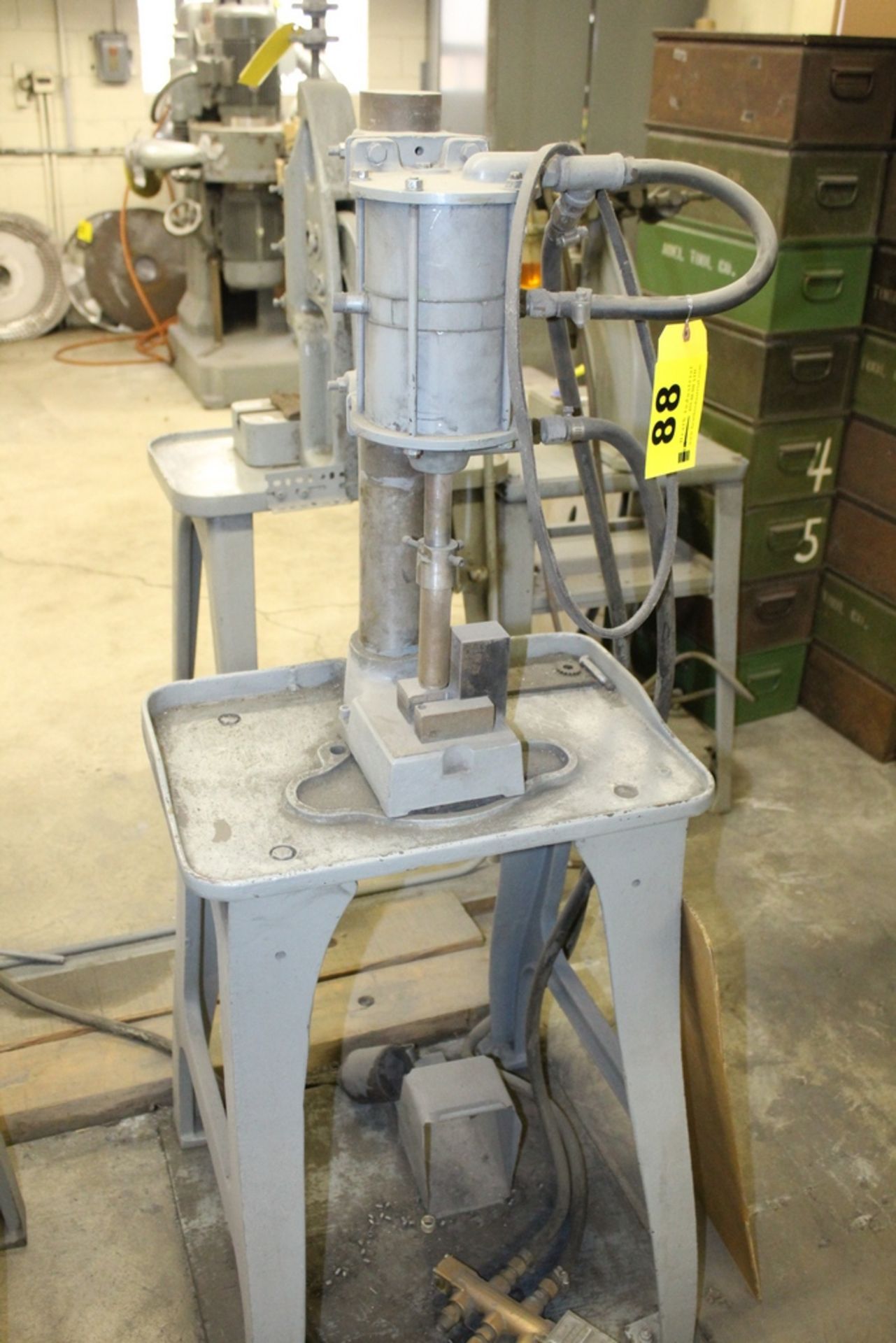 PNEUMATIC FOOR OPERATED PRESS