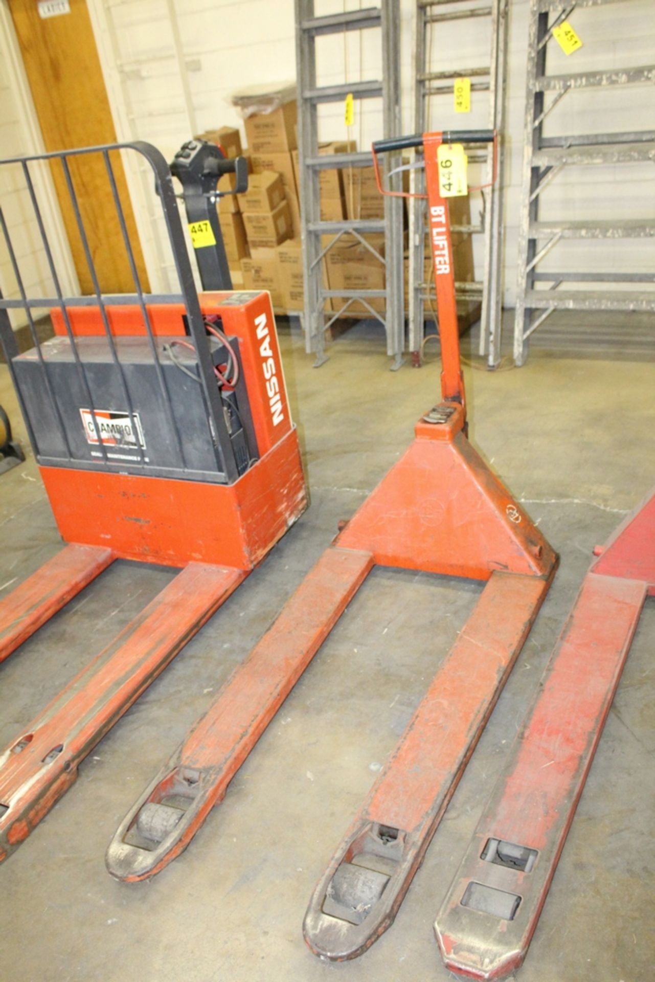 BT LIFTER 5000 LB PALLET JACK