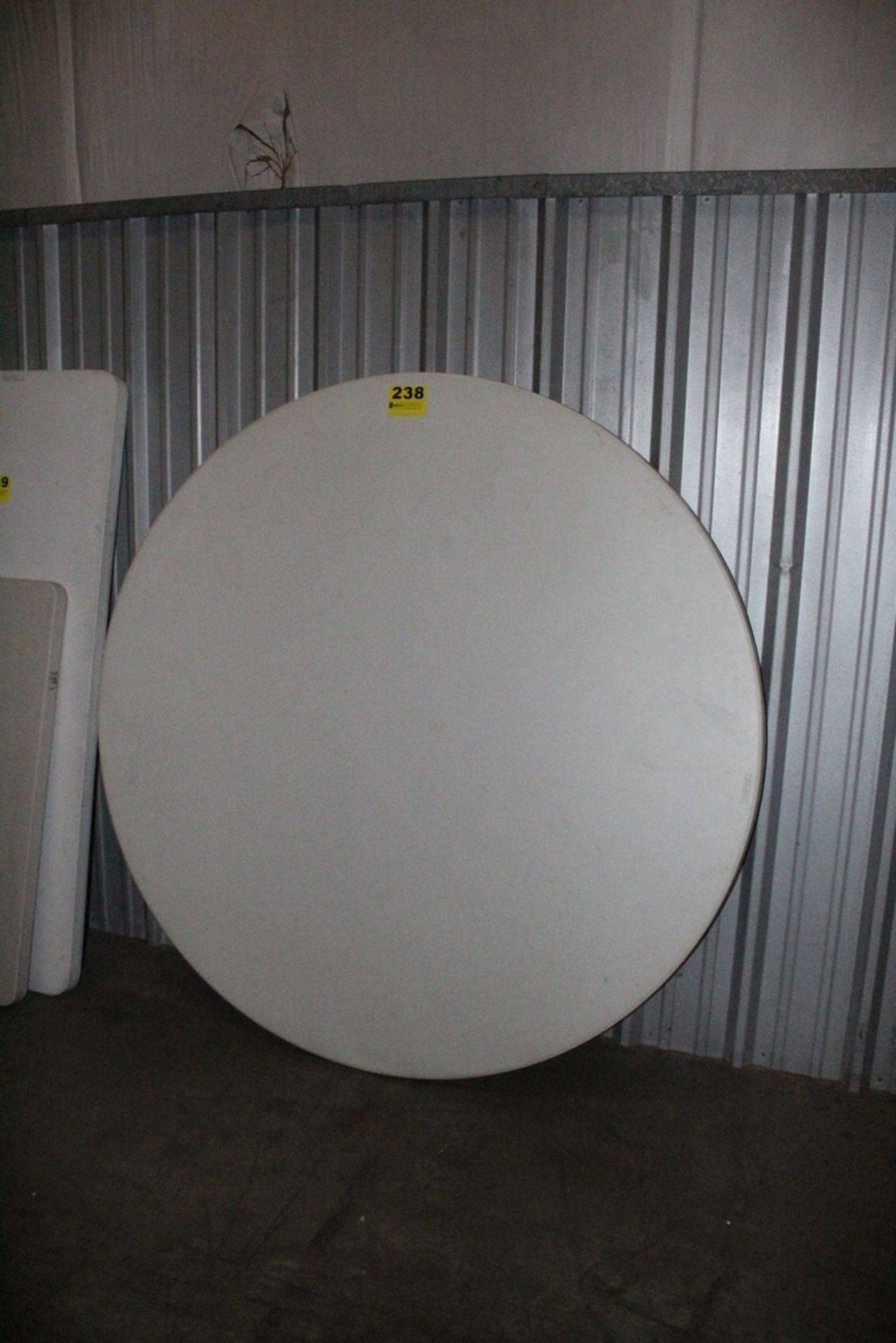 72" ROUND PLASTIC FOLDING TABLE