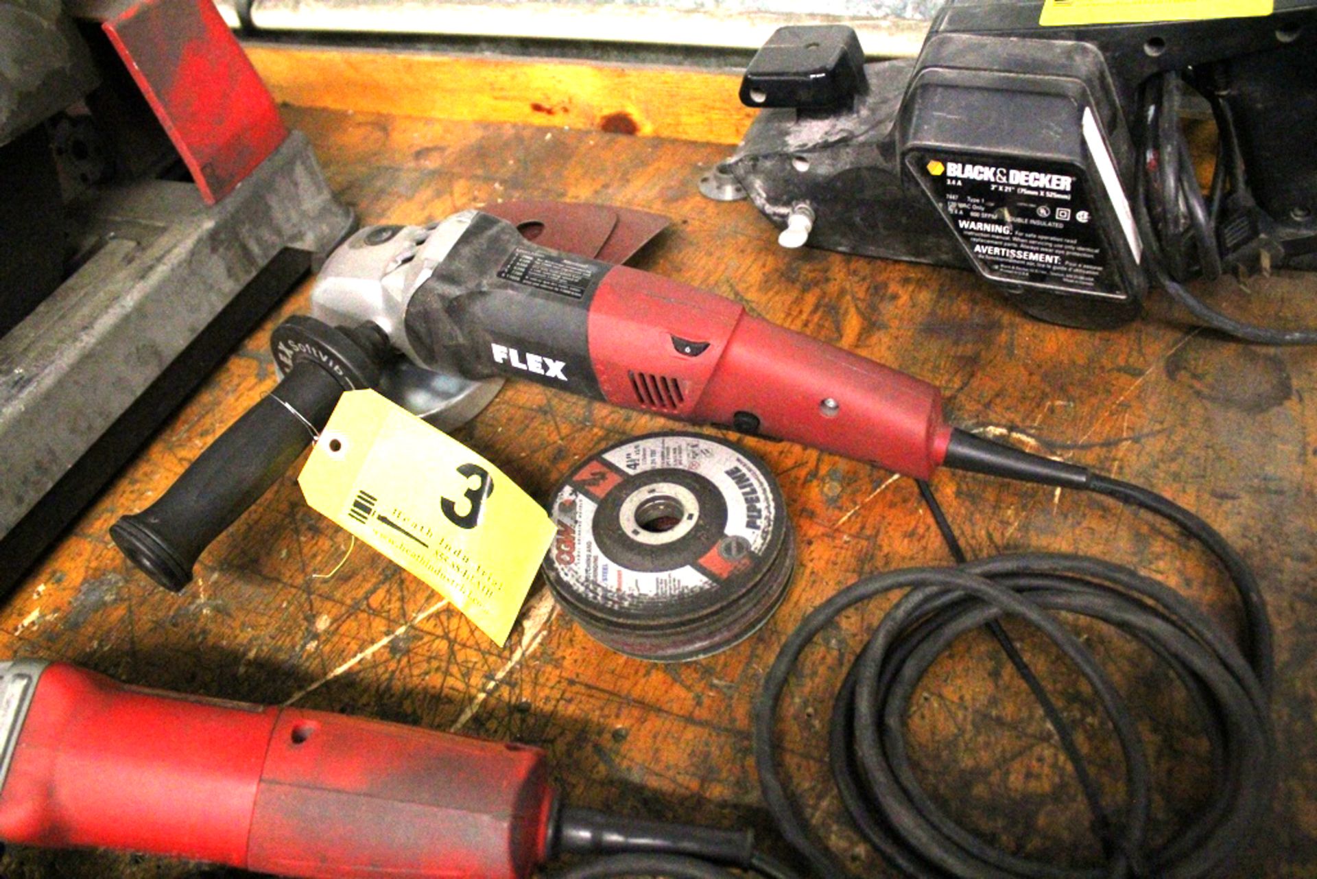 FLEX 4-1/2" RIGHT ANGLE SANDER / GRINDER WITH ASSORTED GRINDING WHEELS