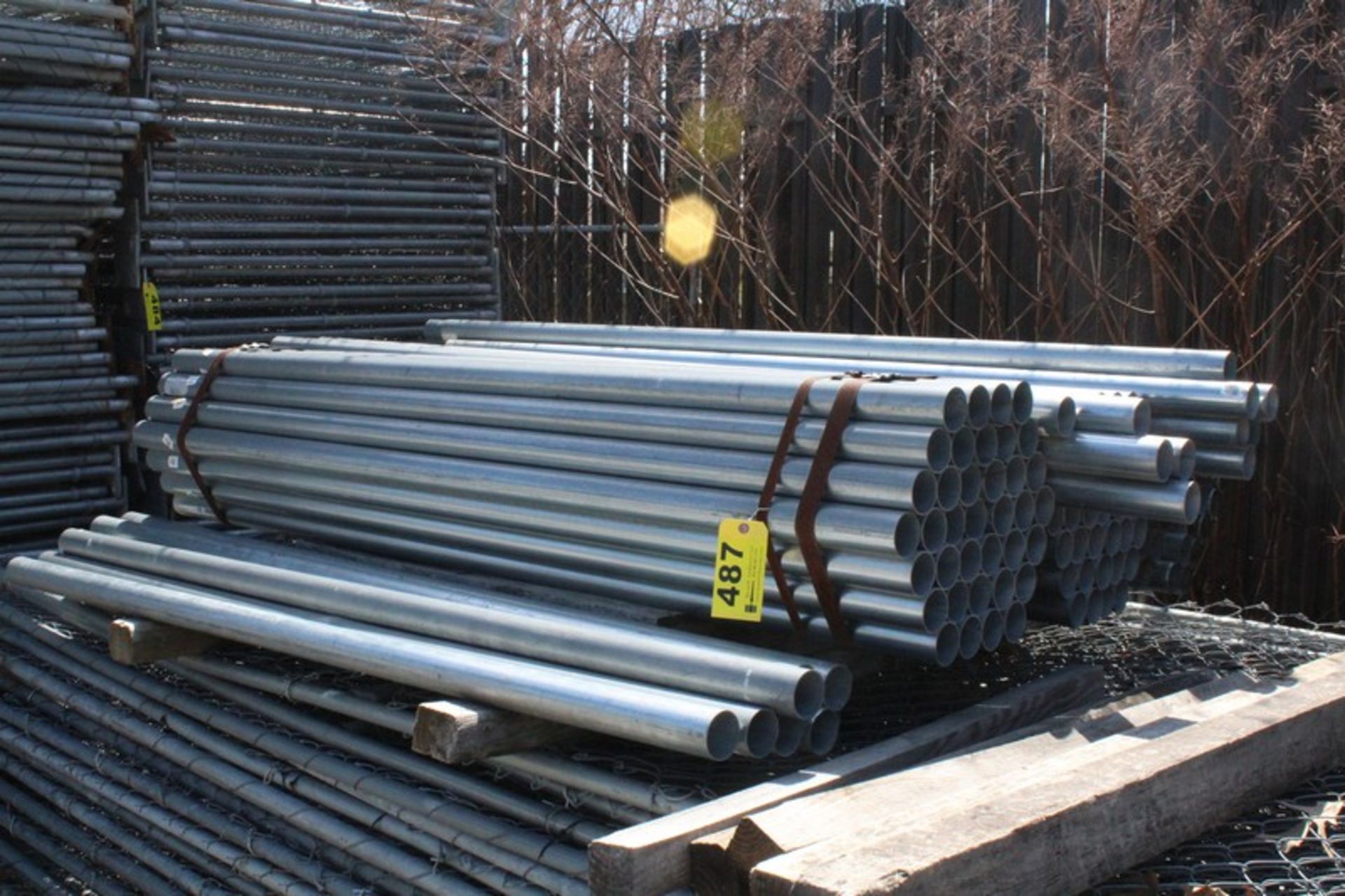 LOT 2 1/2" X 6' 6" FENCE POLES (APPROXIMATELY 137 POLES)