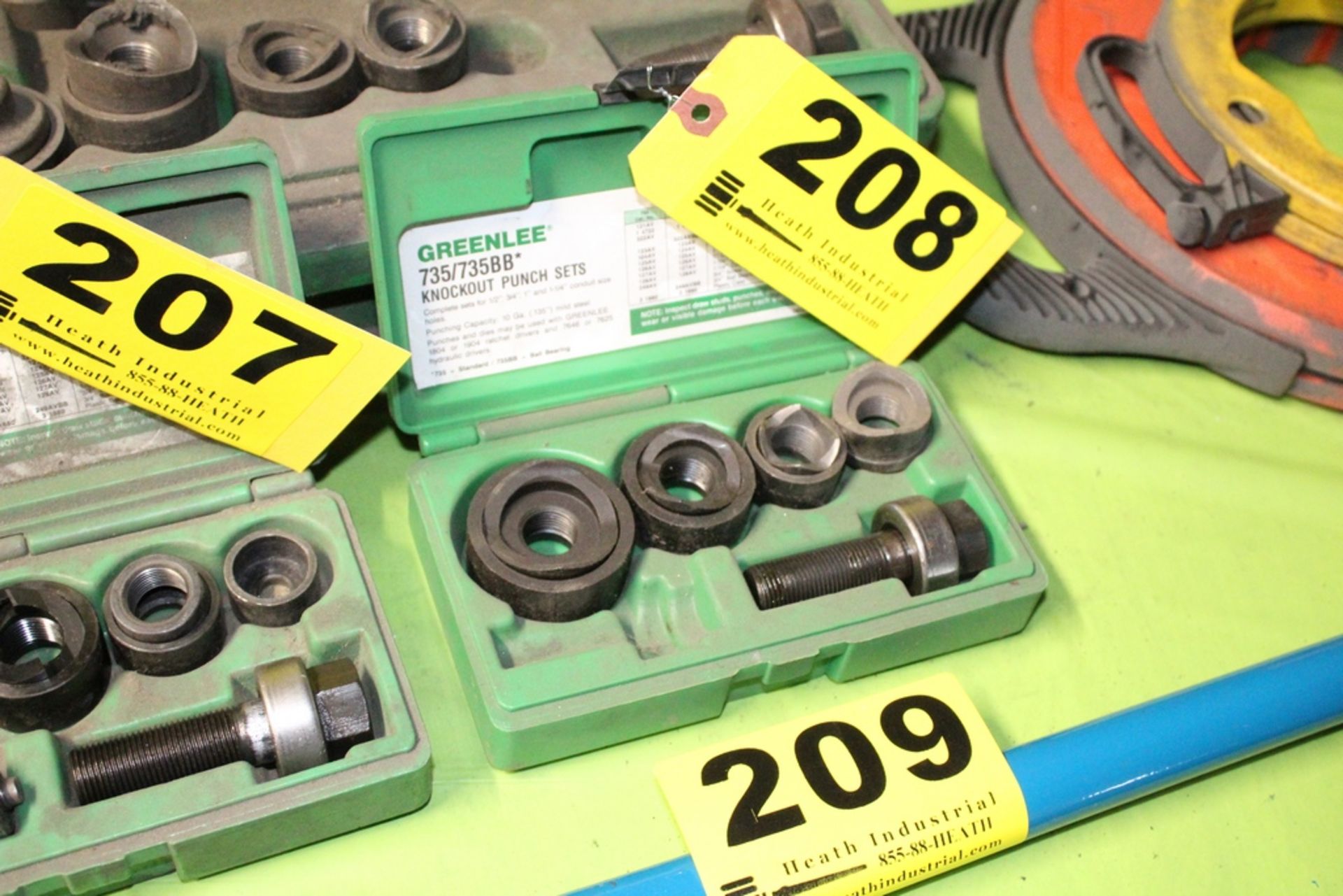 GREENLEE 735 KNOCKOUT PUNCH SET IN CASE