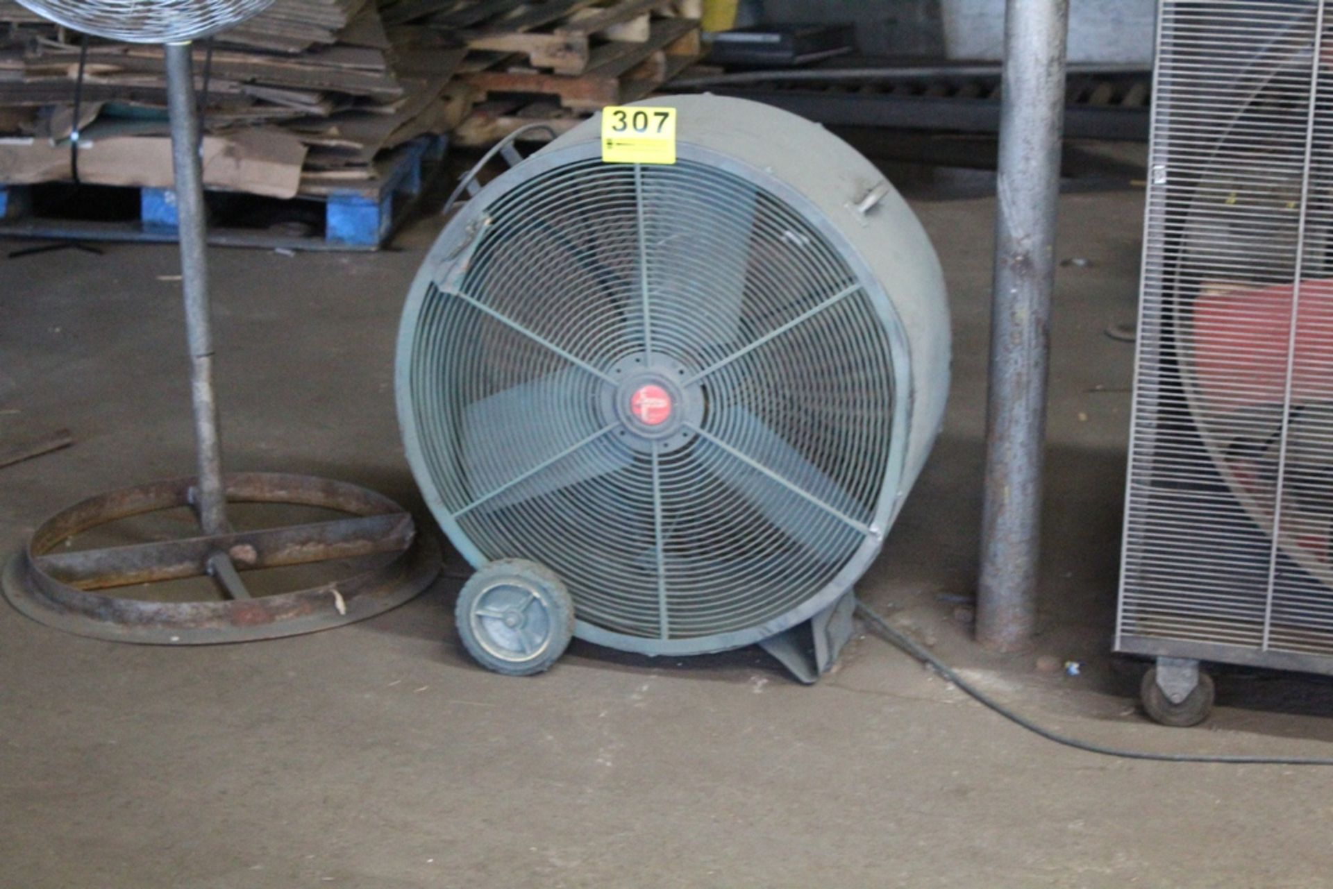 DAYTON 30" AIR CIRCULATOR