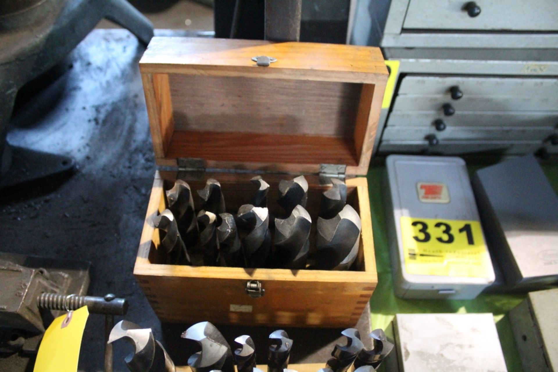 11 PIECE DRILL BIT SET IN WOOD CASE