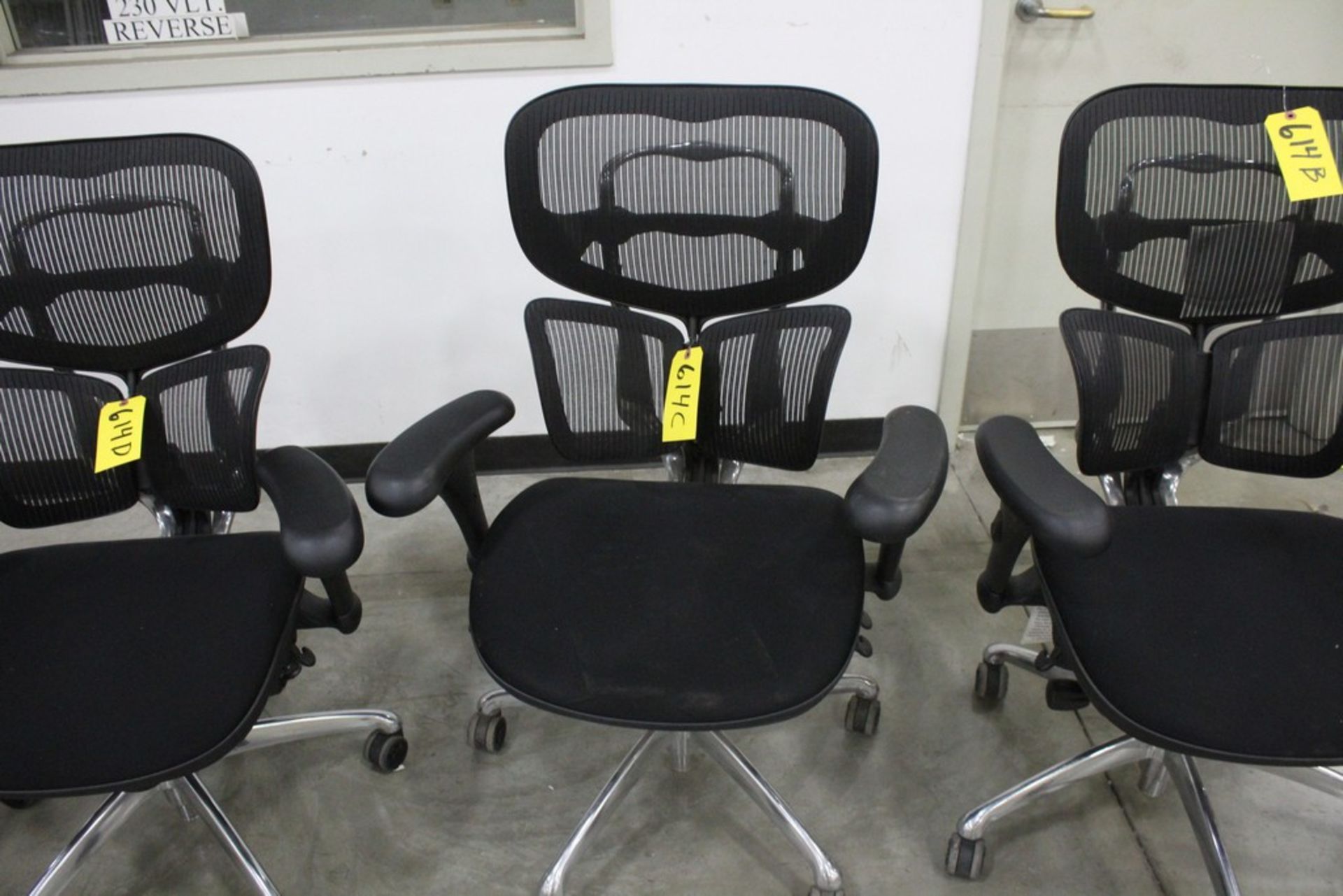 WORKPRO COMMERCIAL MESH EXECUTIVE ARMCHAIR WITH CASTERS