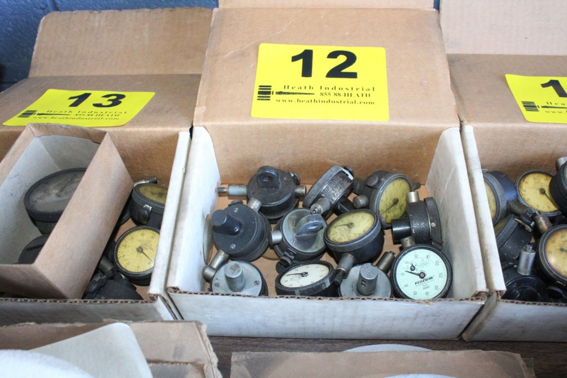 ASSORTED DIAL INDICATOR GAGES IN BOX