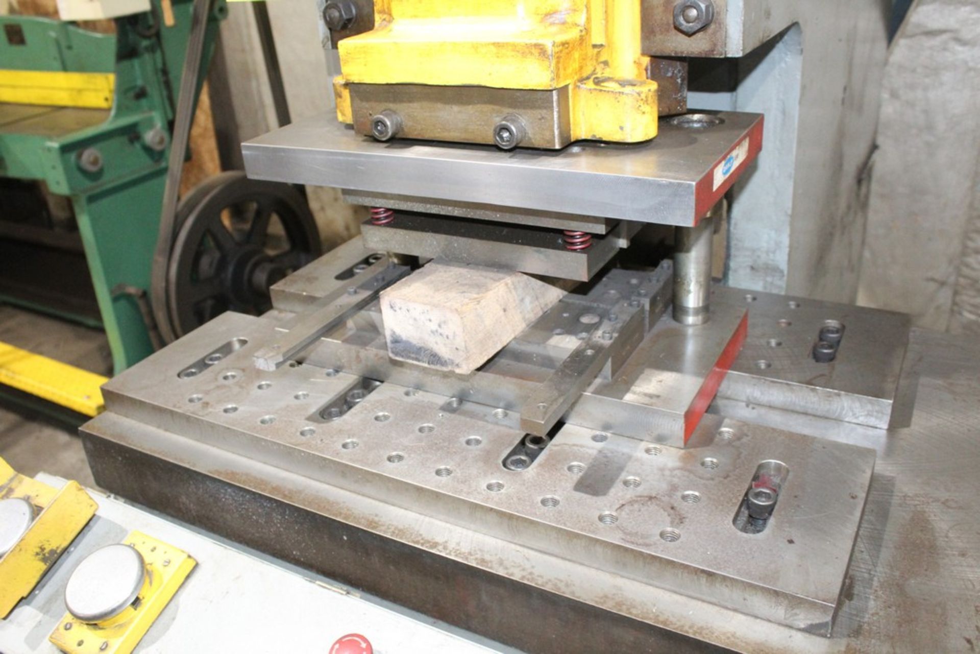 WARCO 40 TON C-FRAME PRESS, 3.5" STROKE, 100 STROKES PER MINUTE, S/N 50192 (RAPTOR TECH WILL LOA - Image 4 of 7