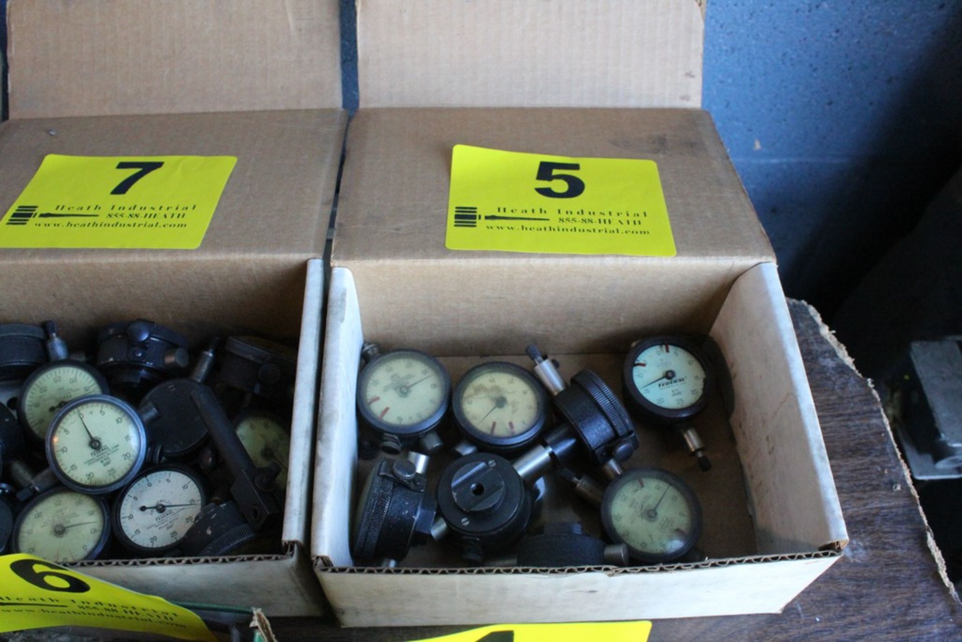 ASSORTED DIAL INDICATOR GAGES IN BOX