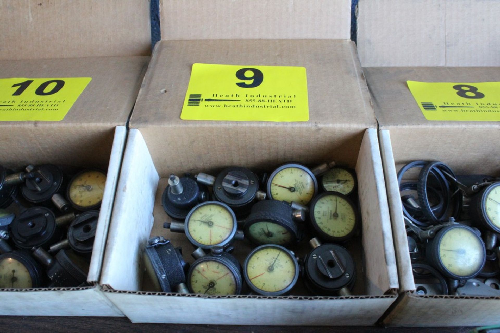 ASSORTED DIAL INDICATOR GAGES IN BOX