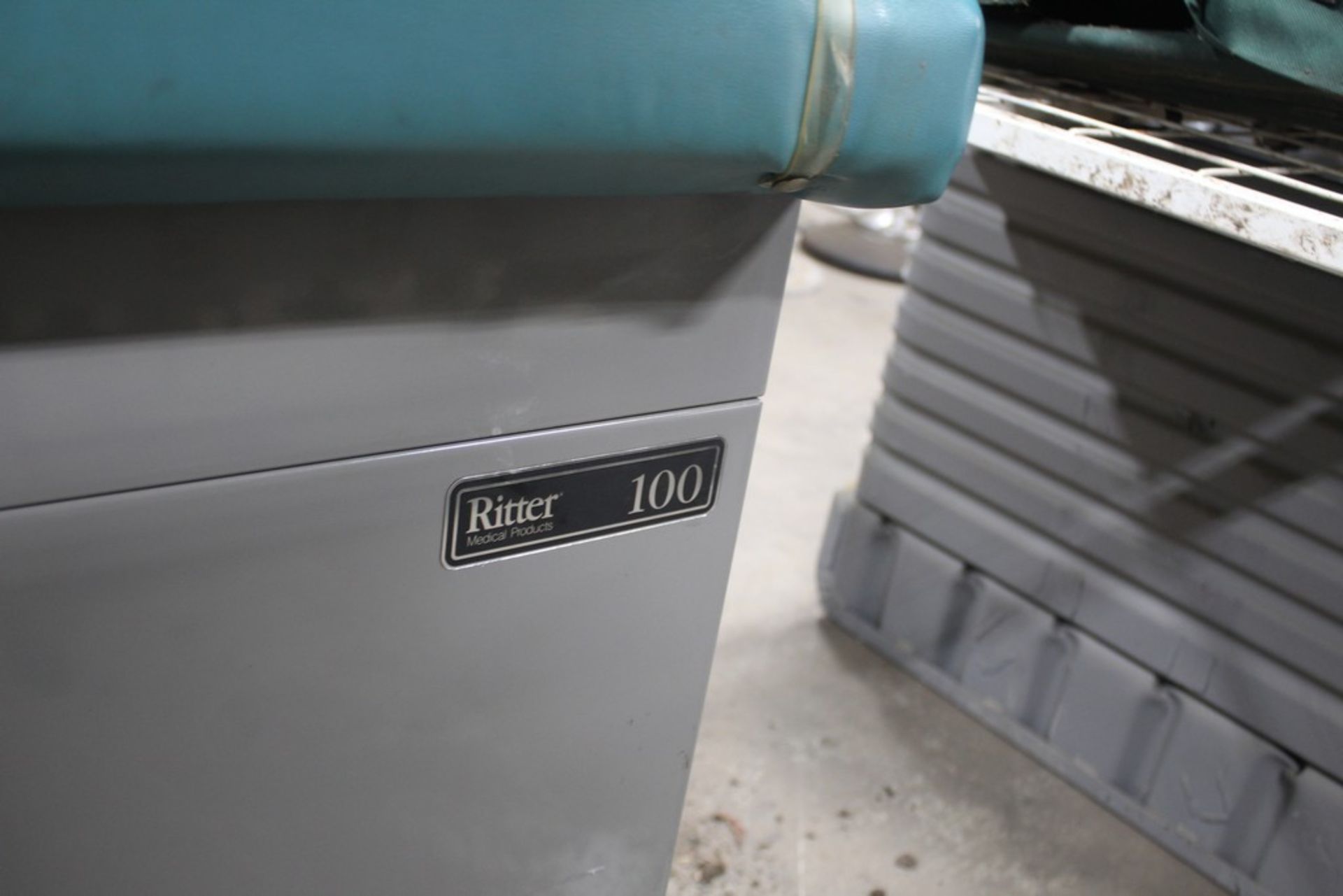 RITTER 100 ELEVATED EXAM TABLE - Image 4 of 4