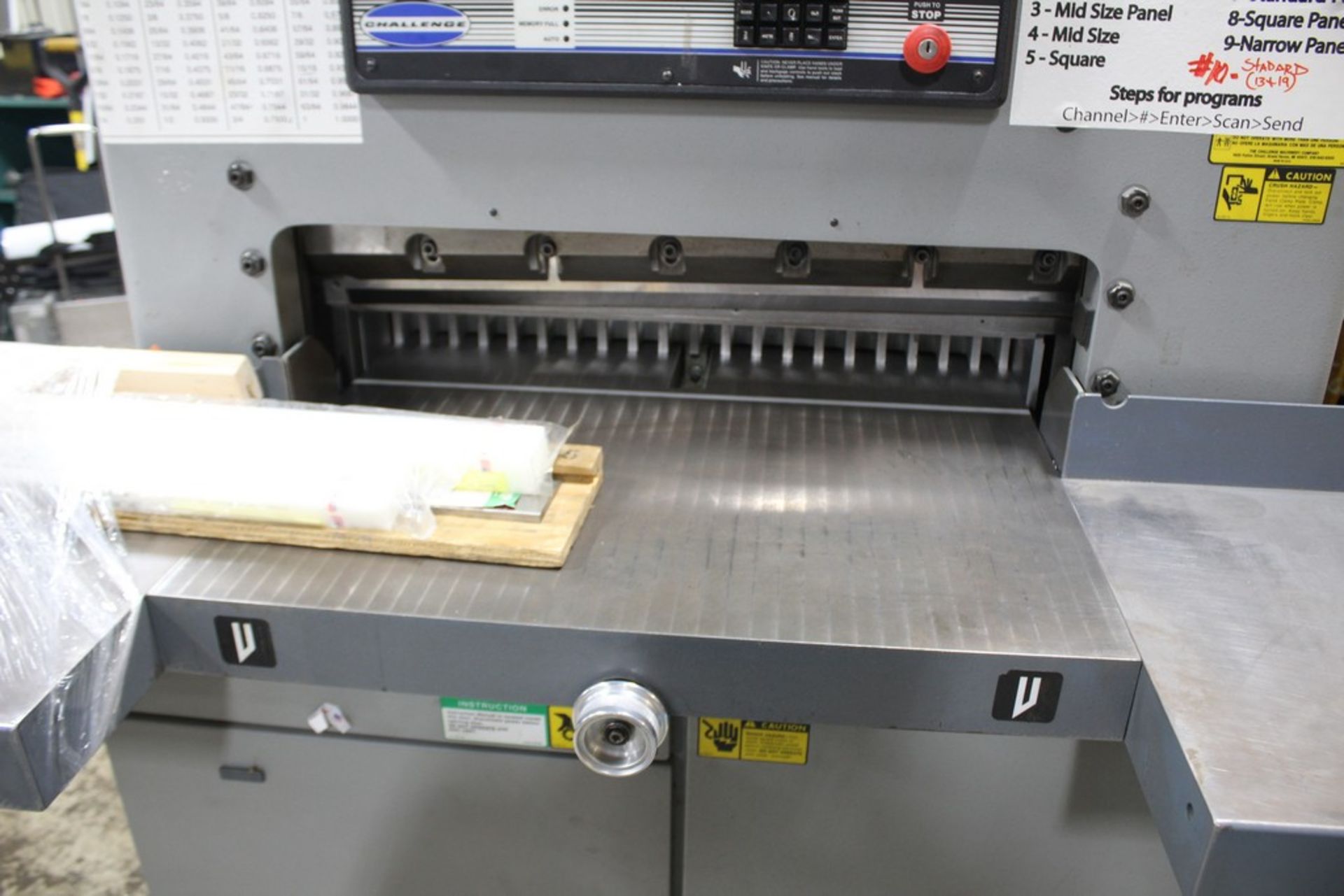 CHALLENGE MPC 305 HYDRAULIC PROGRAMMABLE PAPER CUTTER S/N 93396D, 30.5" CUTTING WIDTH, 3-1/2" - Image 4 of 7