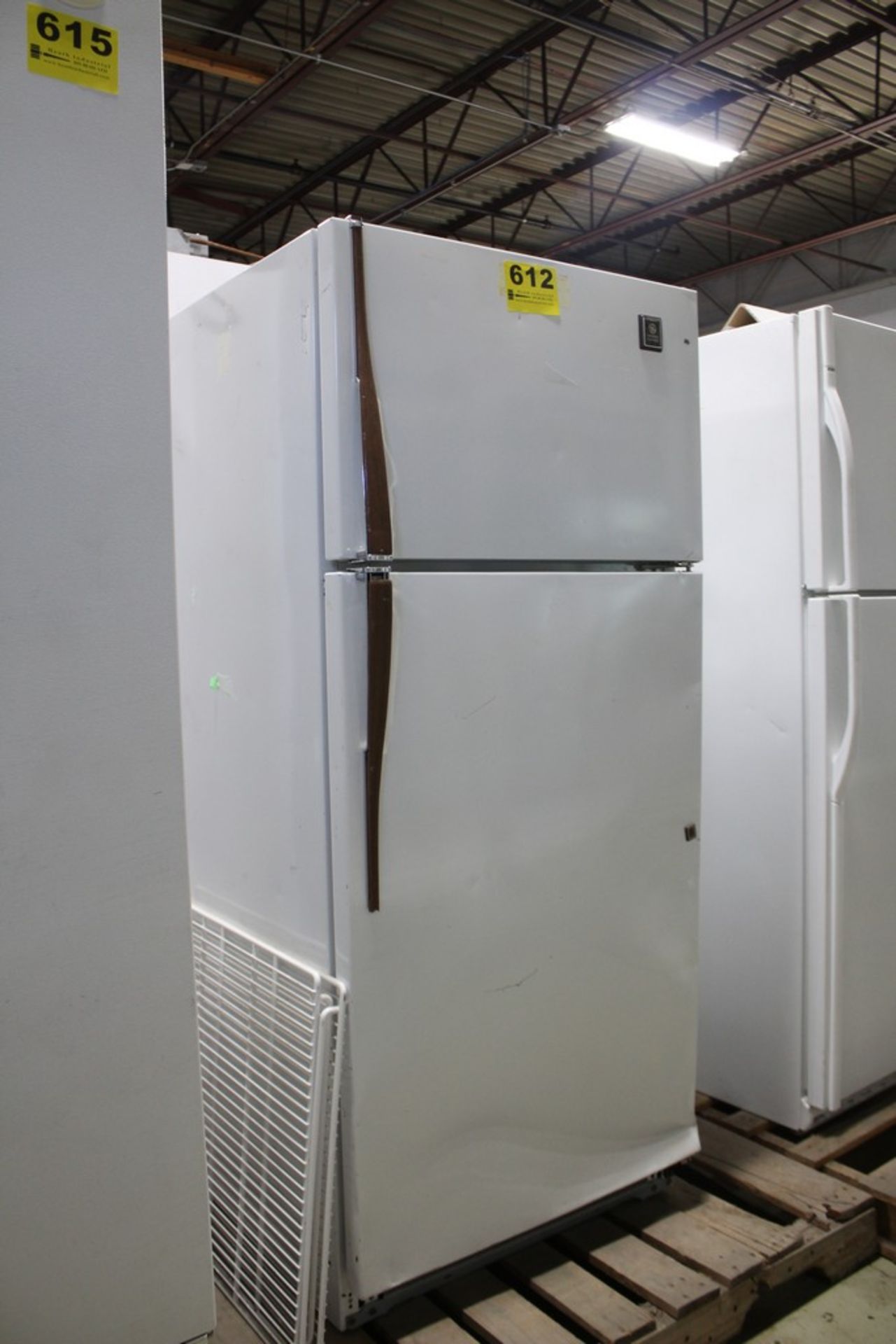 GENERAL ELECTRIC MODEL TBF16DJB REFRIGERATOR/FREEZER, S/N SV343273, 64" X 28" X 28", REFRIGERATOR