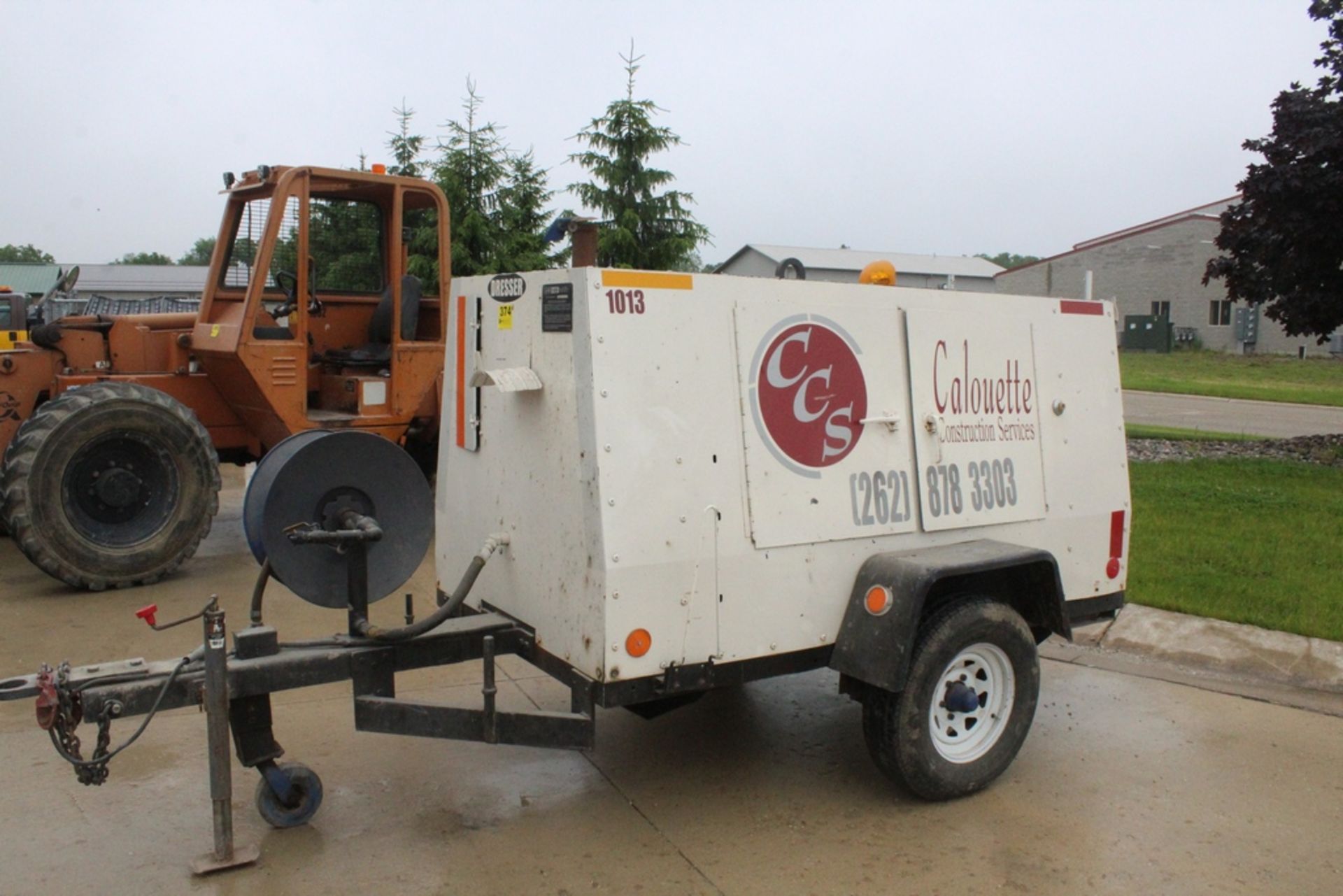 DRESSER LE ROI 160 HP PORTABLE AIR COMPRESSOR International C-196 4 Cyl Gas Engine - Image 3 of 8