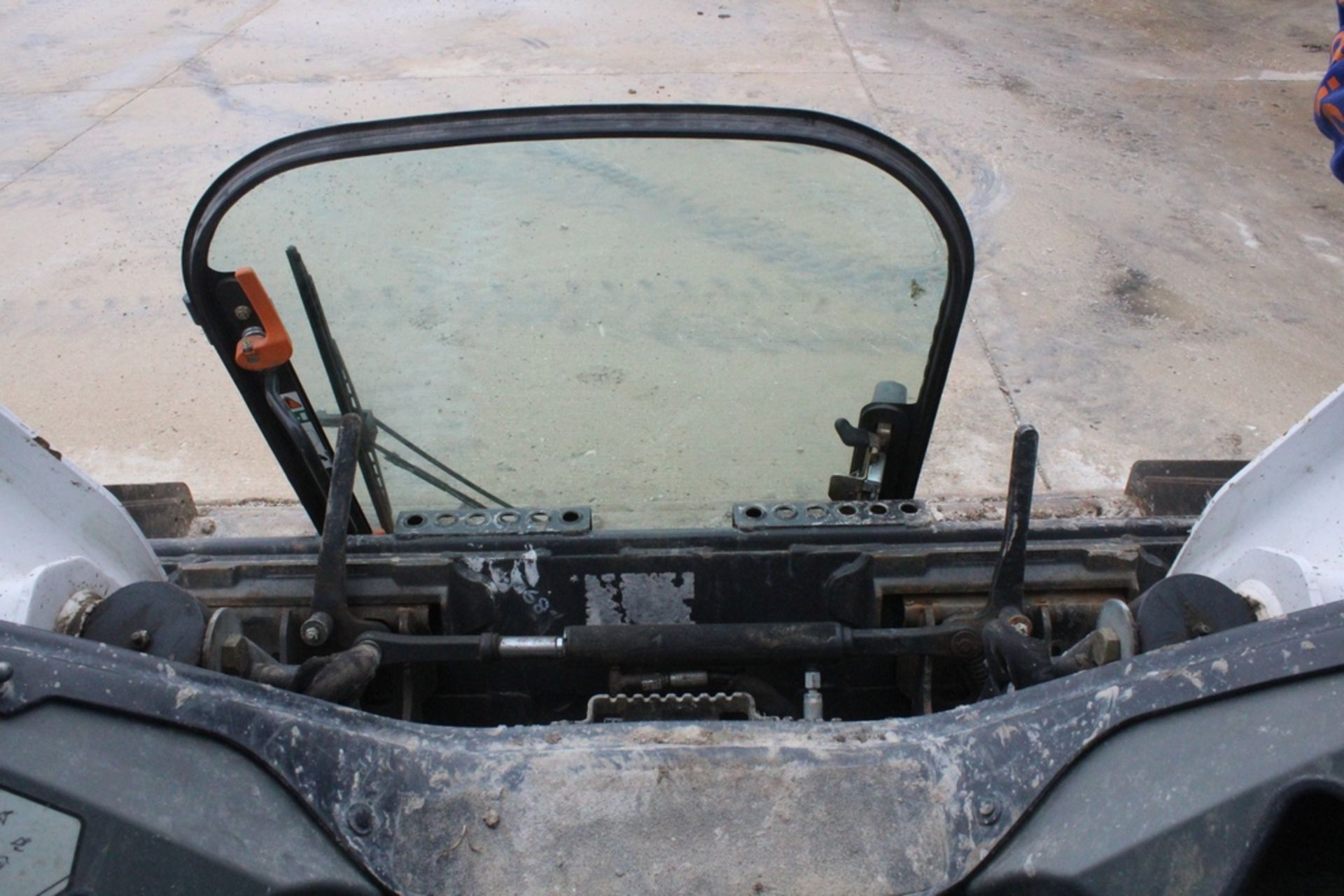 BOBCAT MODEL S590 SKID STEER LOADER AR9R15725: (2016) Enclosed Rops, Two Speed, Aux. Hydraulics, - Image 6 of 9