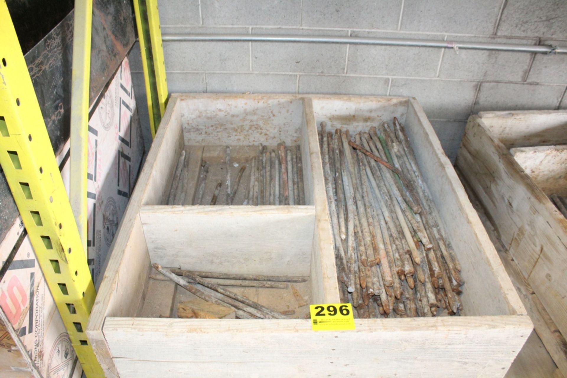 LARGE QTY OF STEEL STAKES