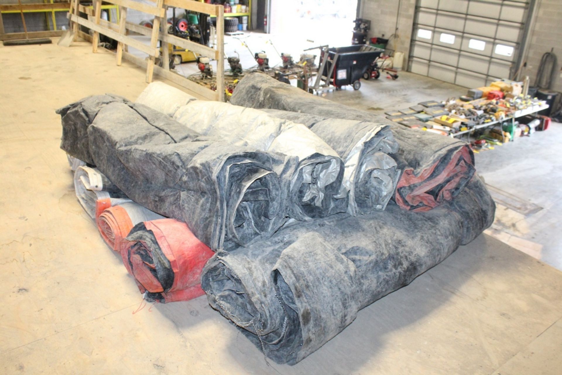 INSULATED BLANKETS (UPSTAIRS) - Image 2 of 2