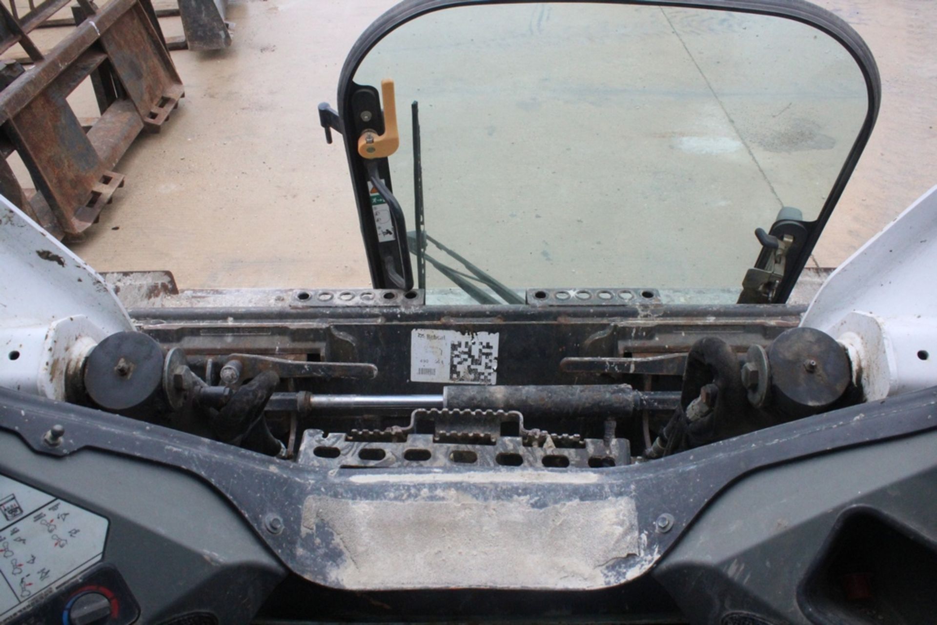BOBCAT MODEL S590 SKID STEER LOADER S/N AR9R12712: (2014) Enclosed Rops, Two Speed, Aux. Hydraulics, - Image 8 of 8