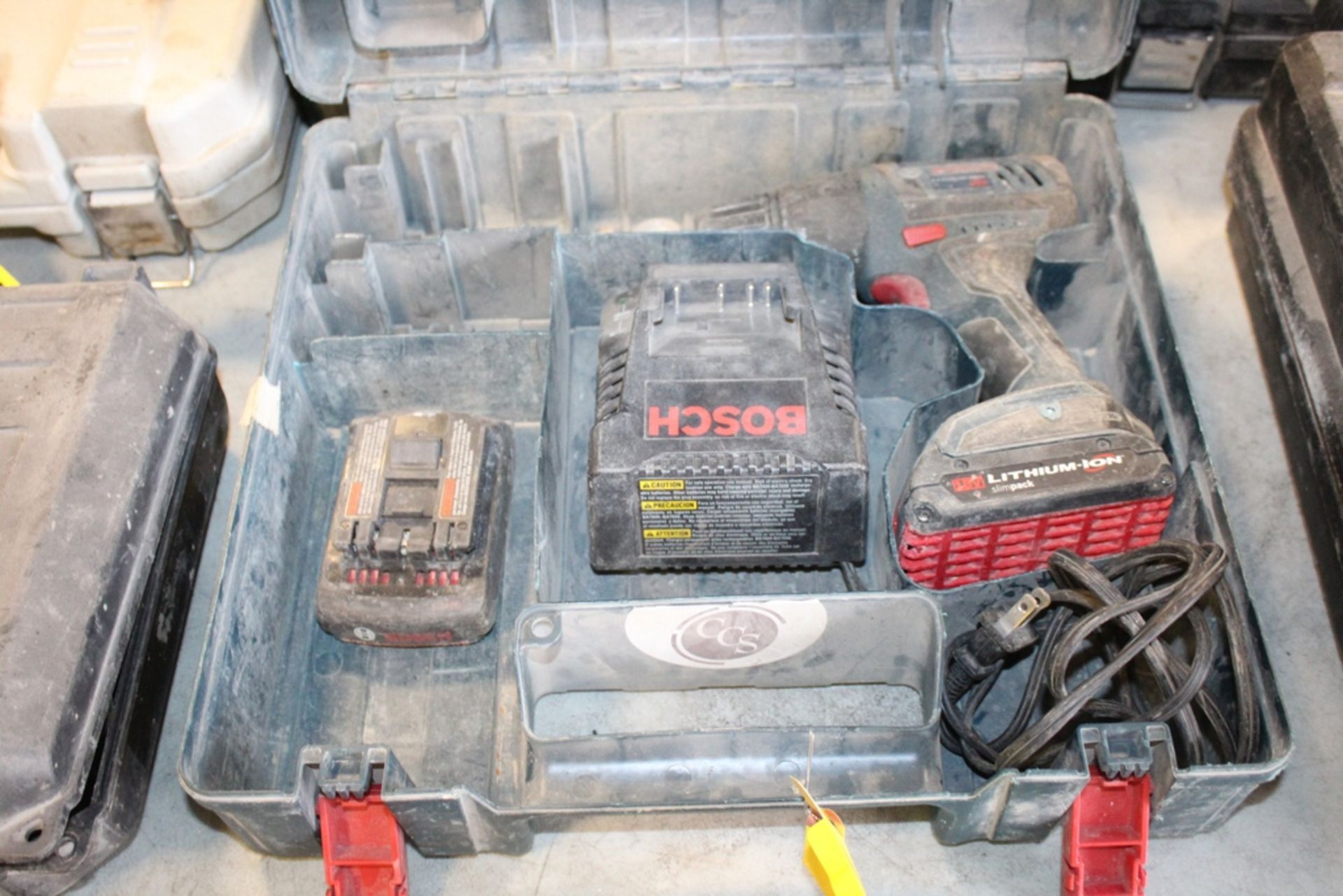 BOSCH 18 VOLT LI-ION DRIVER WITH CHARGER AND (2) BATTERIES