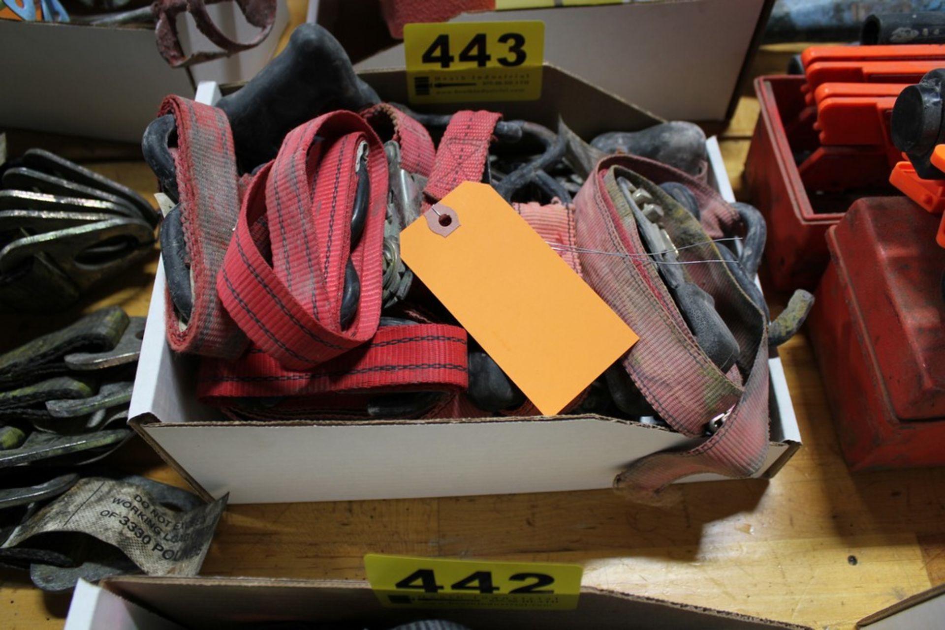 ASSORTED RATCHET STRAPS IN BOX