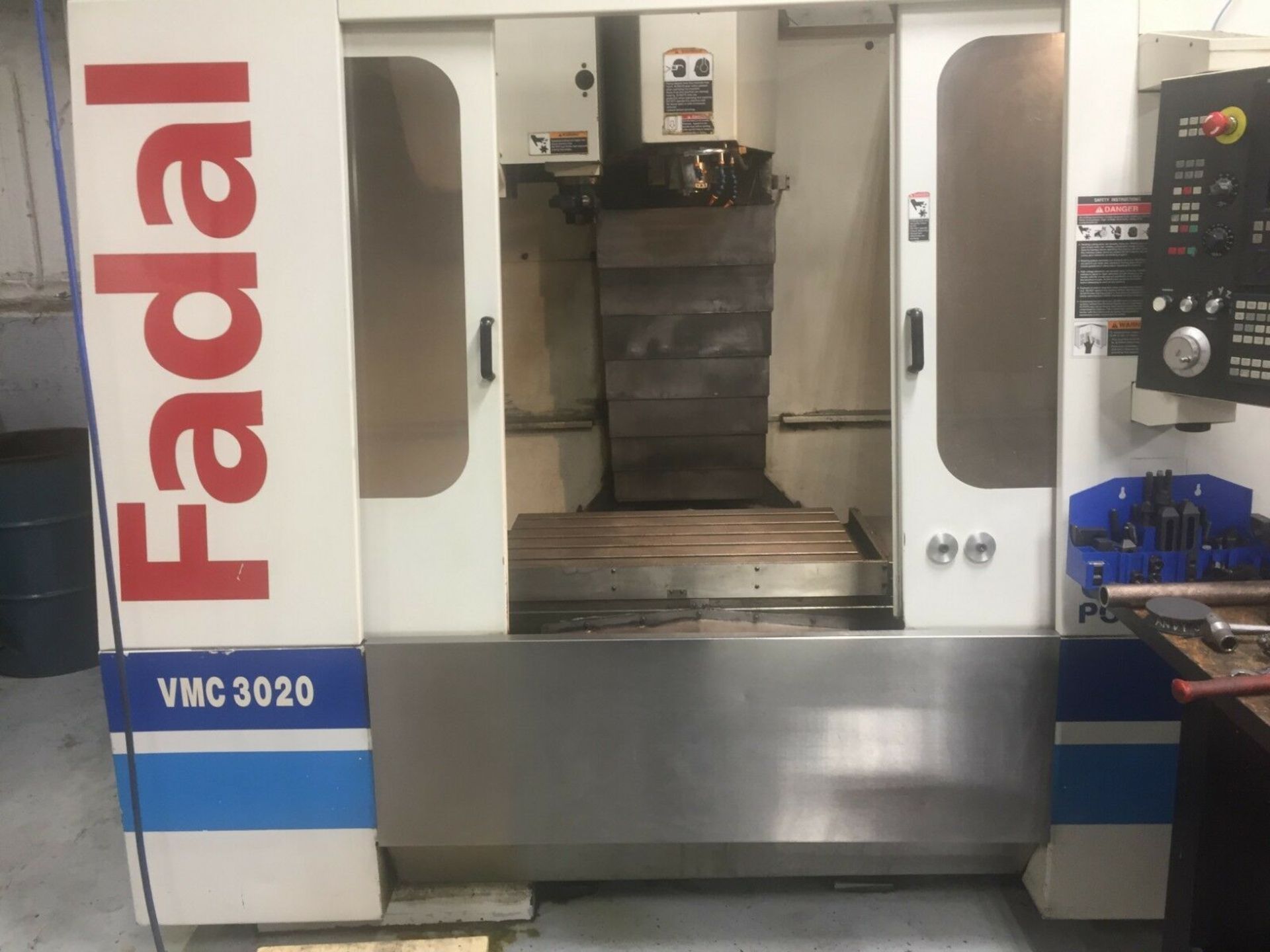 2002 FADAL 3020 VERTICAL MACHINING CENTER S/N 12002024036 Table Size 20" x 40.5", Max. Weight on