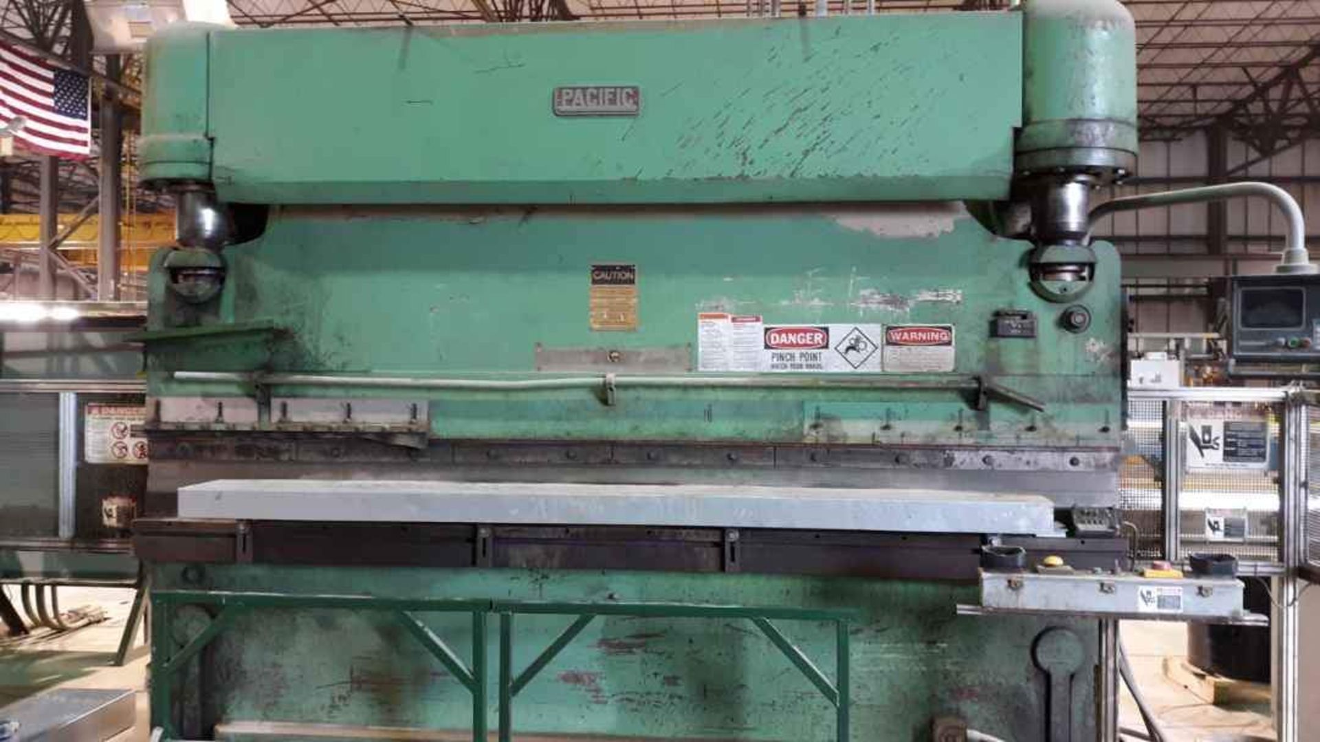 PACIFIC 225 TON X 12FT CNC PRESS BRAKE S/N 8775 J225-12 Hydraulic Press Brake, Capacity 225 Tons,