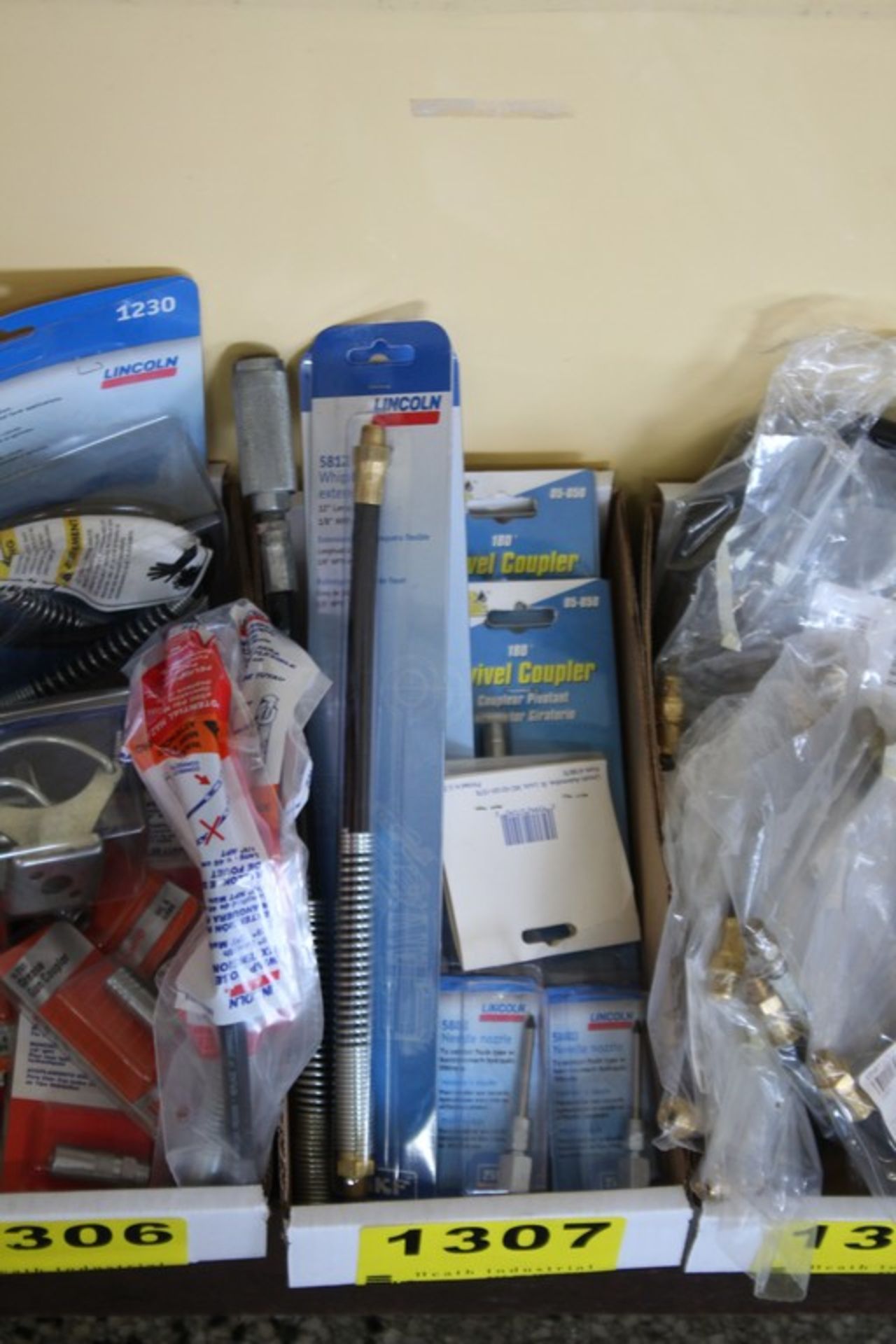 ASSORTED GREASING ACCESSORIES IN BOX