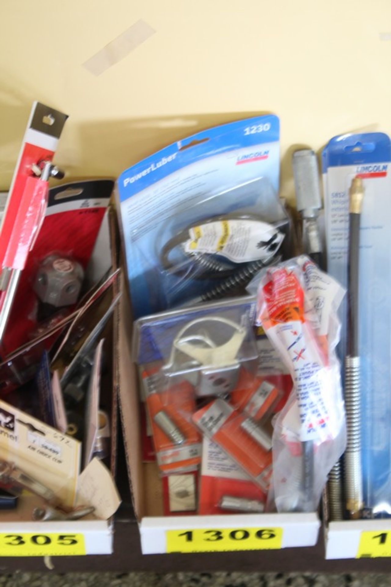 ASSORTED GREASING ACCESSORIES IN BOX