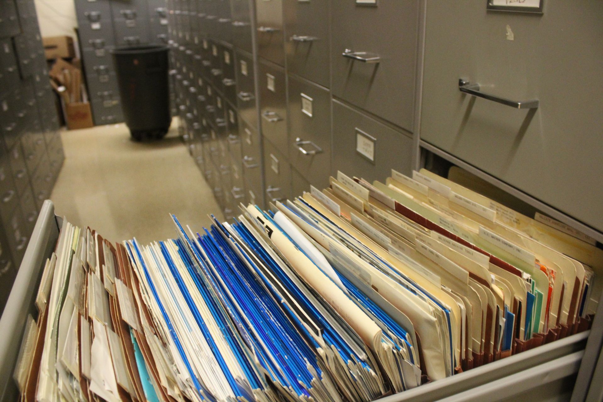 MACHINE TOOL REFERENCE LIBRARY IN (16) FOUR DRAWER FILE CABINET, WITH CABINETS - Image 2 of 10