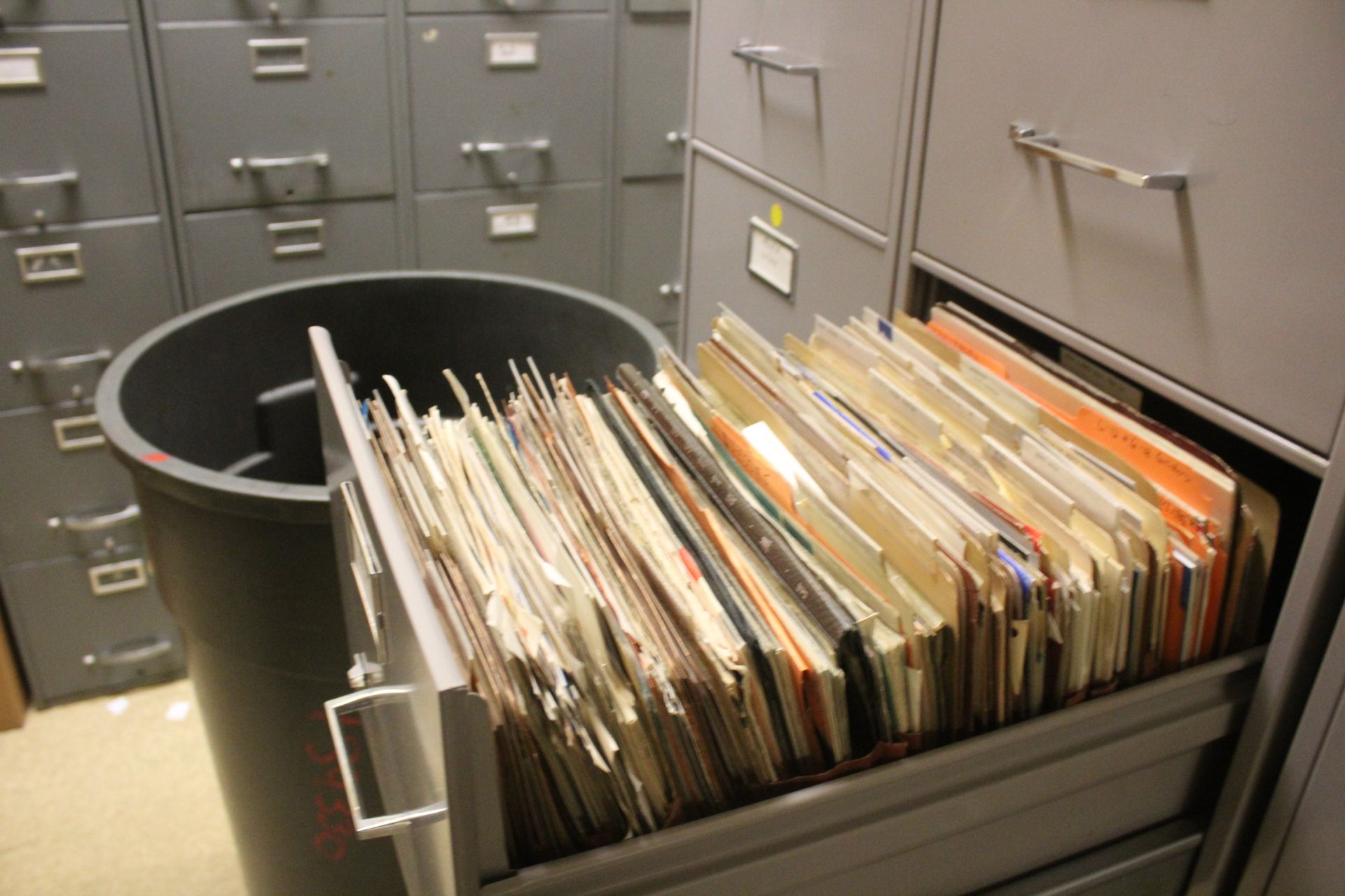 MACHINE TOOL REFERENCE LIBRARY IN (16) FOUR DRAWER FILE CABINET, WITH CABINETS - Image 9 of 10