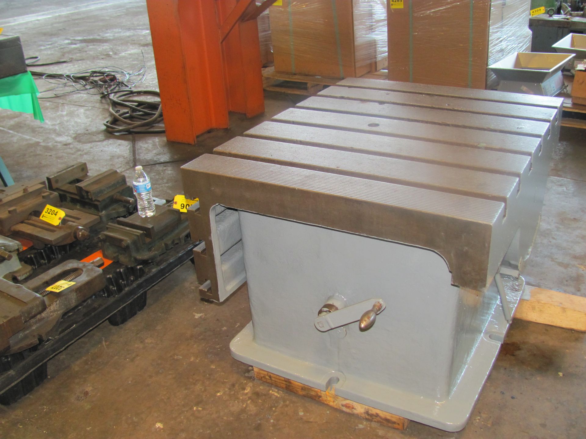 31" X 39" X 18" HEAVY DUTY TILTING BOX TABLE FOR RADIAL ARM DRILL - Image 6 of 10