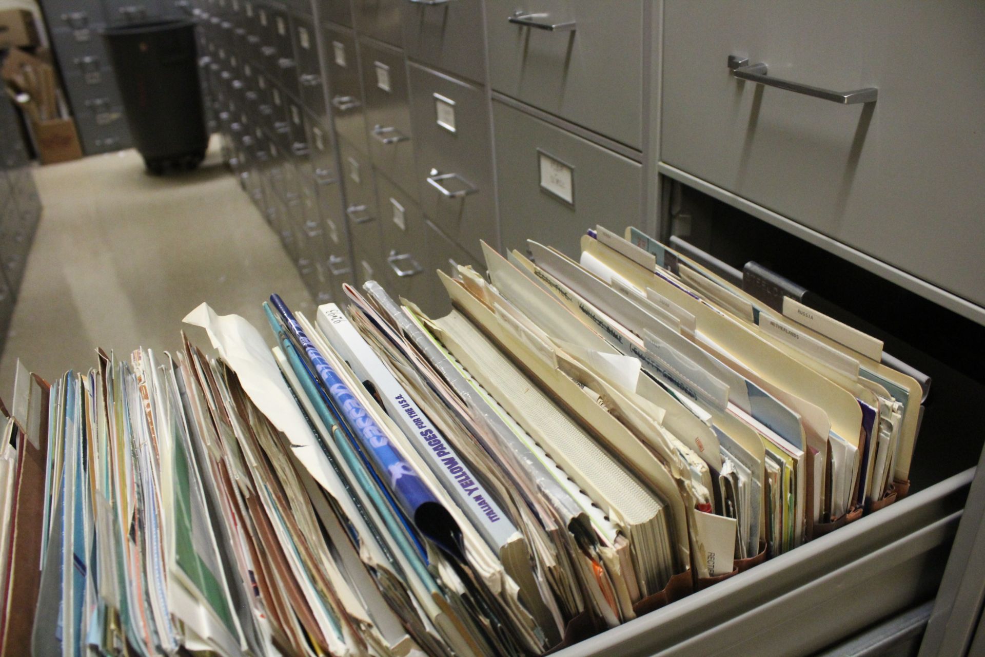 MACHINE TOOL REFERENCE LIBRARY IN (16) FOUR DRAWER FILE CABINET, WITH CABINETS