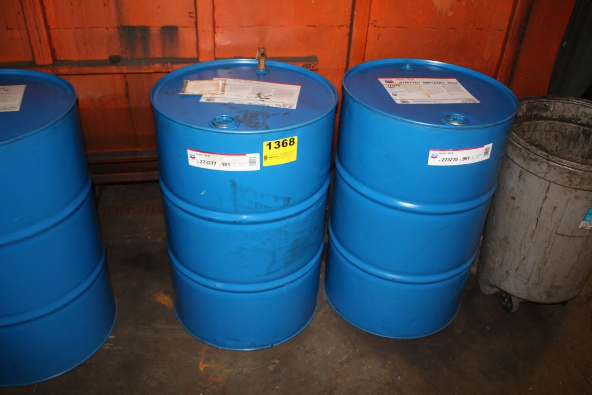 (2) 55-GALLON DRUMS OF PREMUM RANDO HD32 & HD68